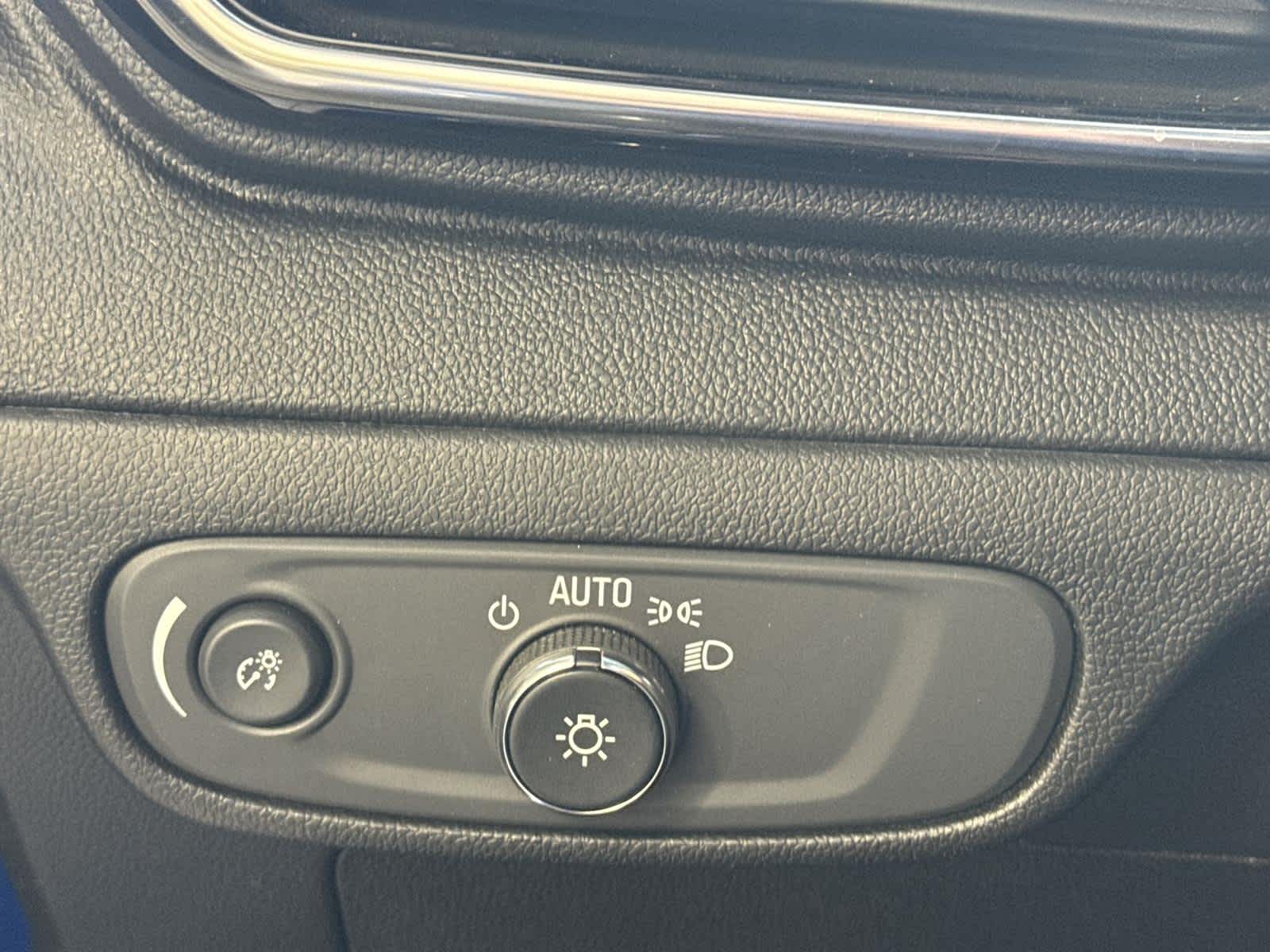 Thumbnail: 2023 Chevrolet Bolt EV - 24