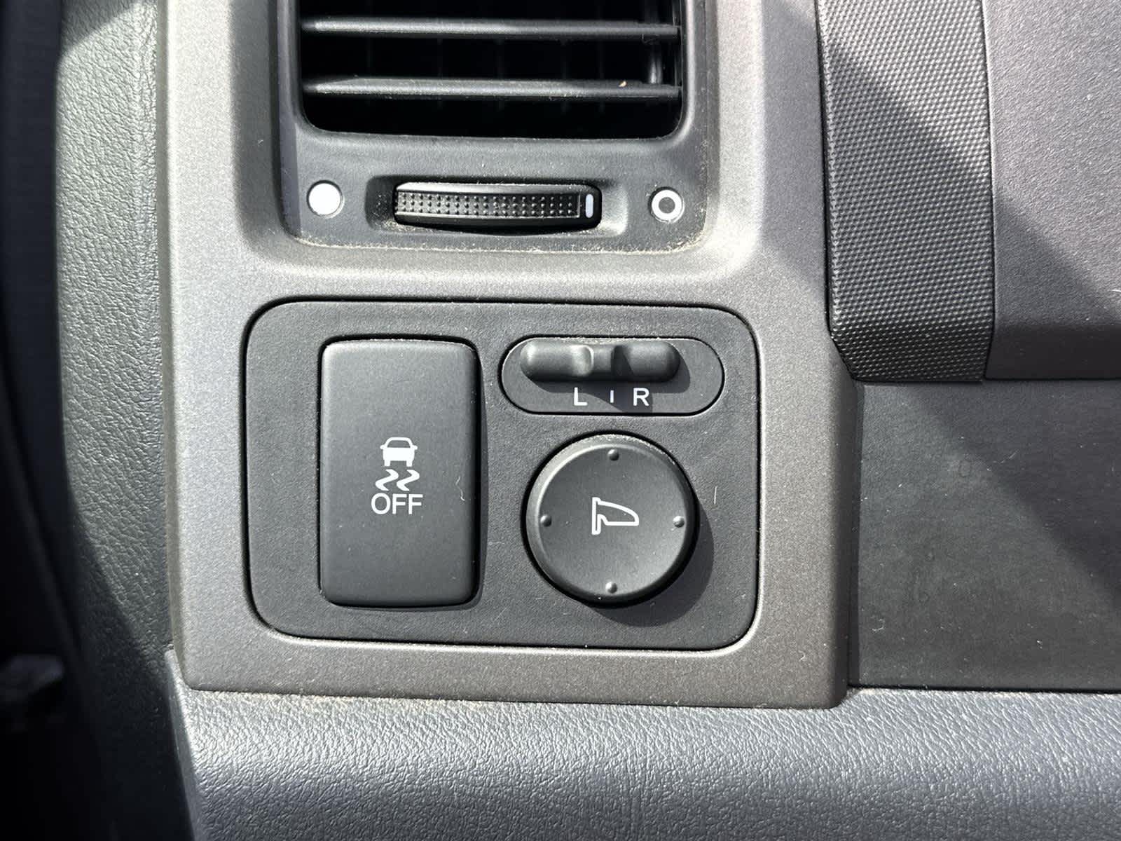Thumbnail: 2011 Honda CR-V - 23
