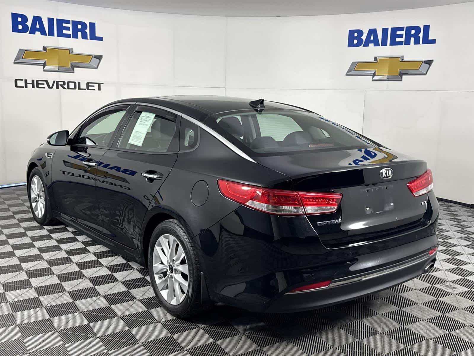 Thumbnail: 2018 Kia Optima - 3