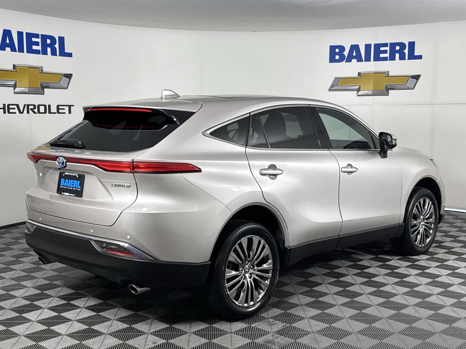 Thumbnail: 2024 Toyota Venza - 5