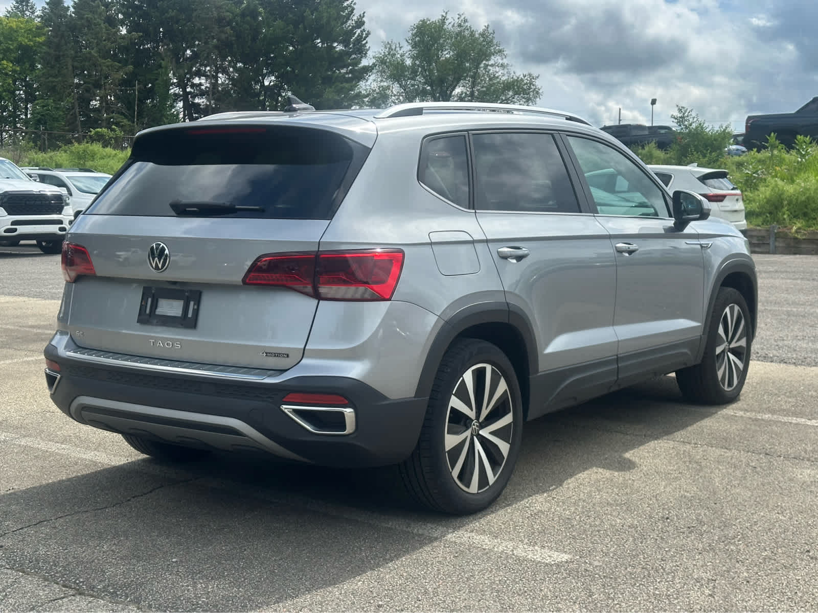 Thumbnail: 2023 Volkswagen Taos - 7