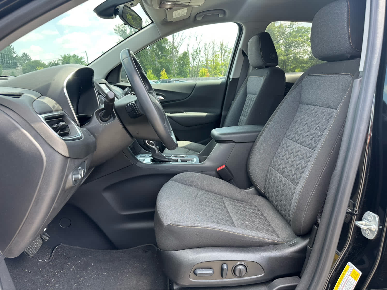 Thumbnail: 2022 Chevrolet Equinox - 8