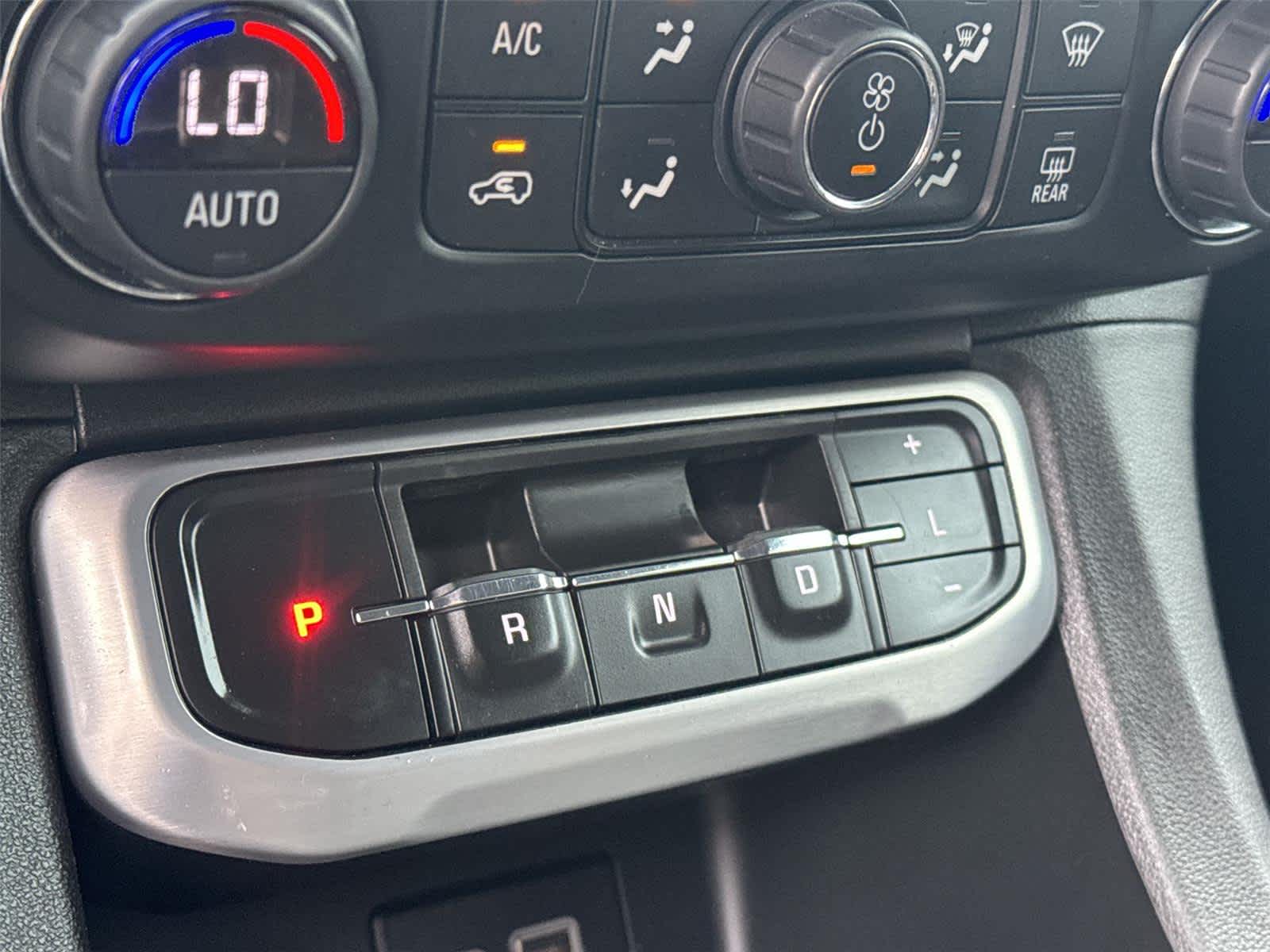 Thumbnail: 2020 GMC Acadia - 21