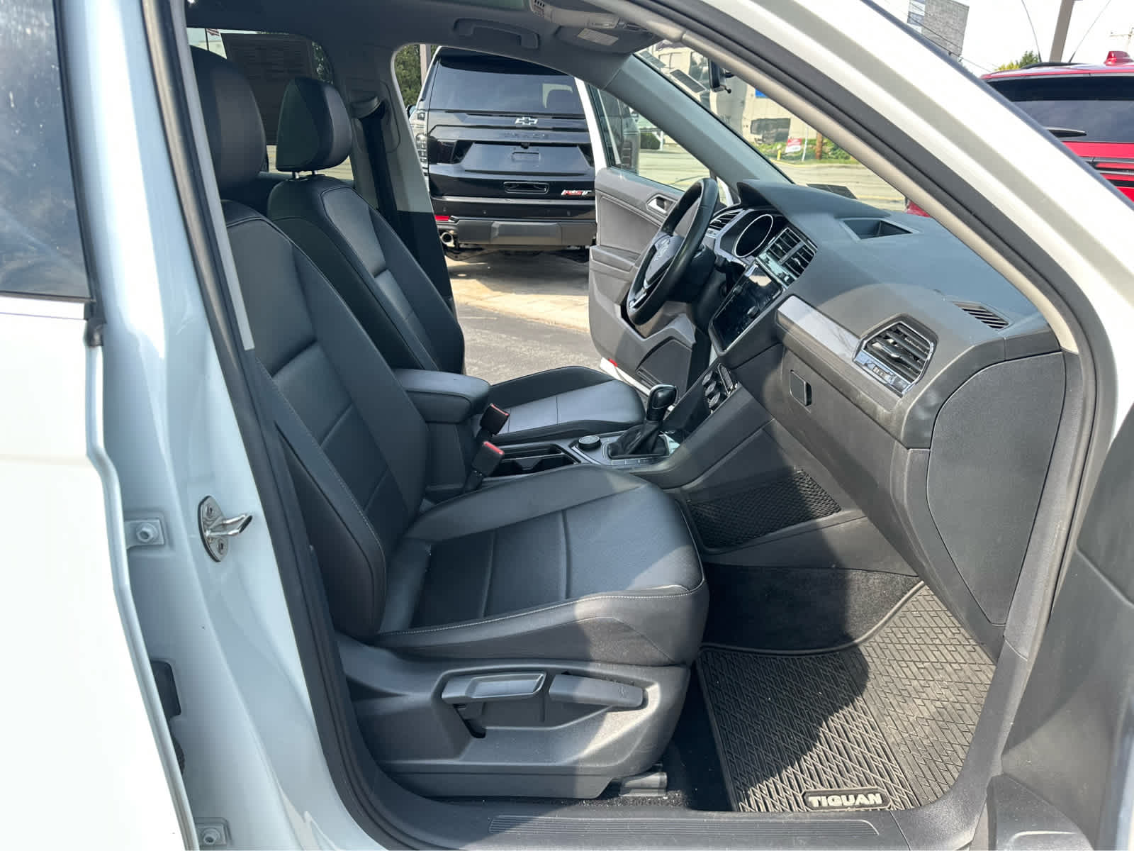Thumbnail: 2020 Volkswagen Tiguan - 20
