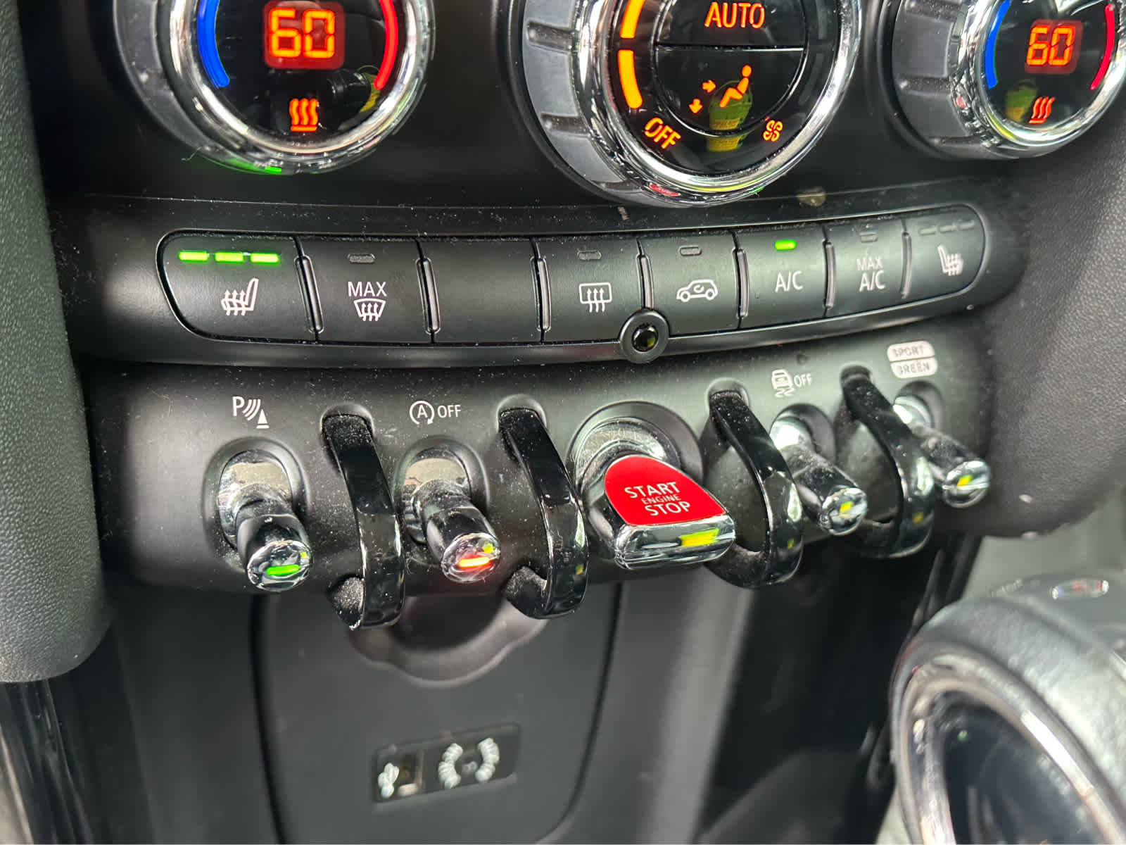 Thumbnail: 2018 MINI Cooper Hardtop - 16
