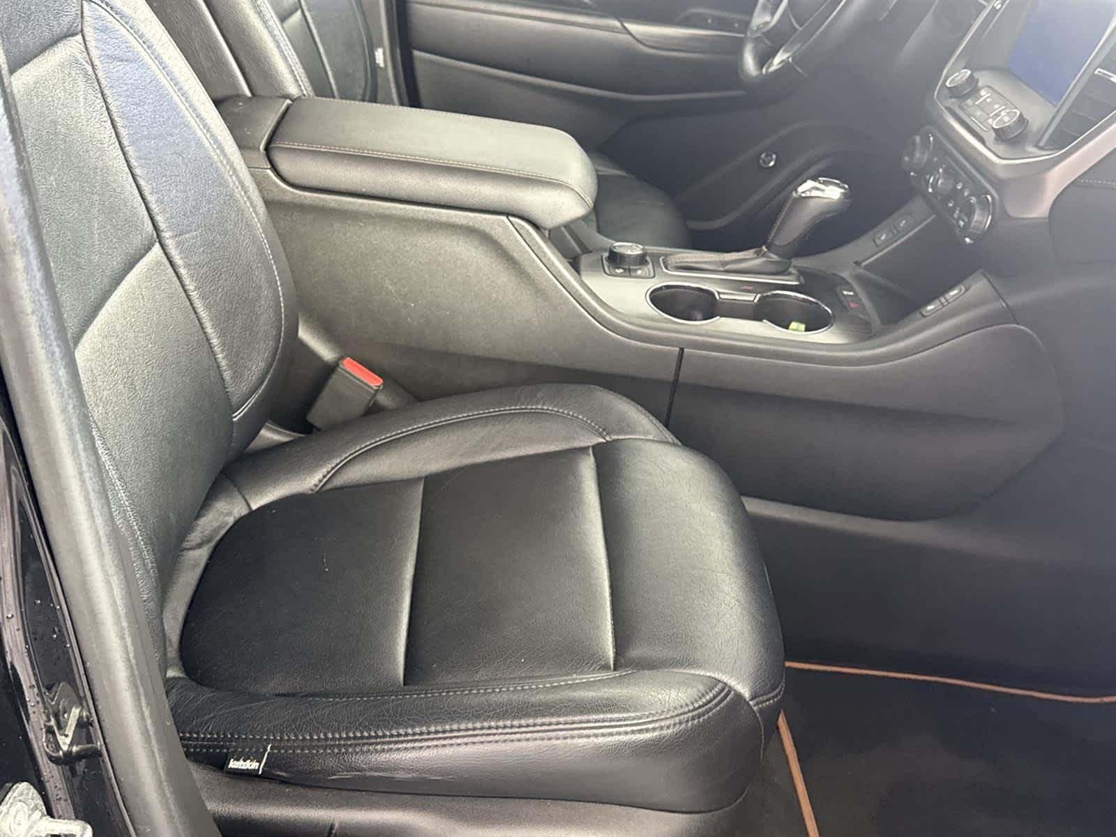 Thumbnail: 2017 GMC Acadia - 18