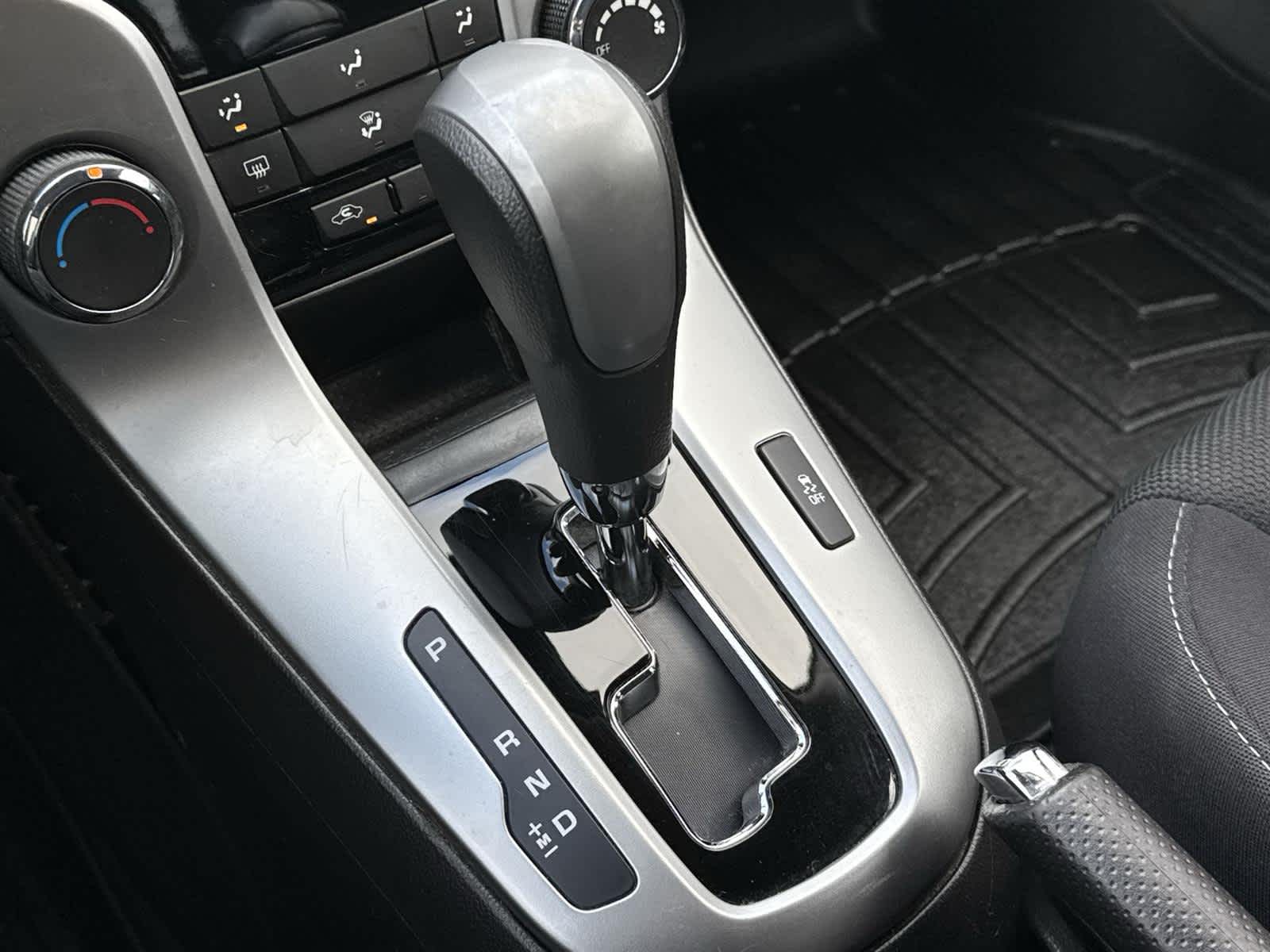 Thumbnail: 2015 Chevrolet Cruze - 20