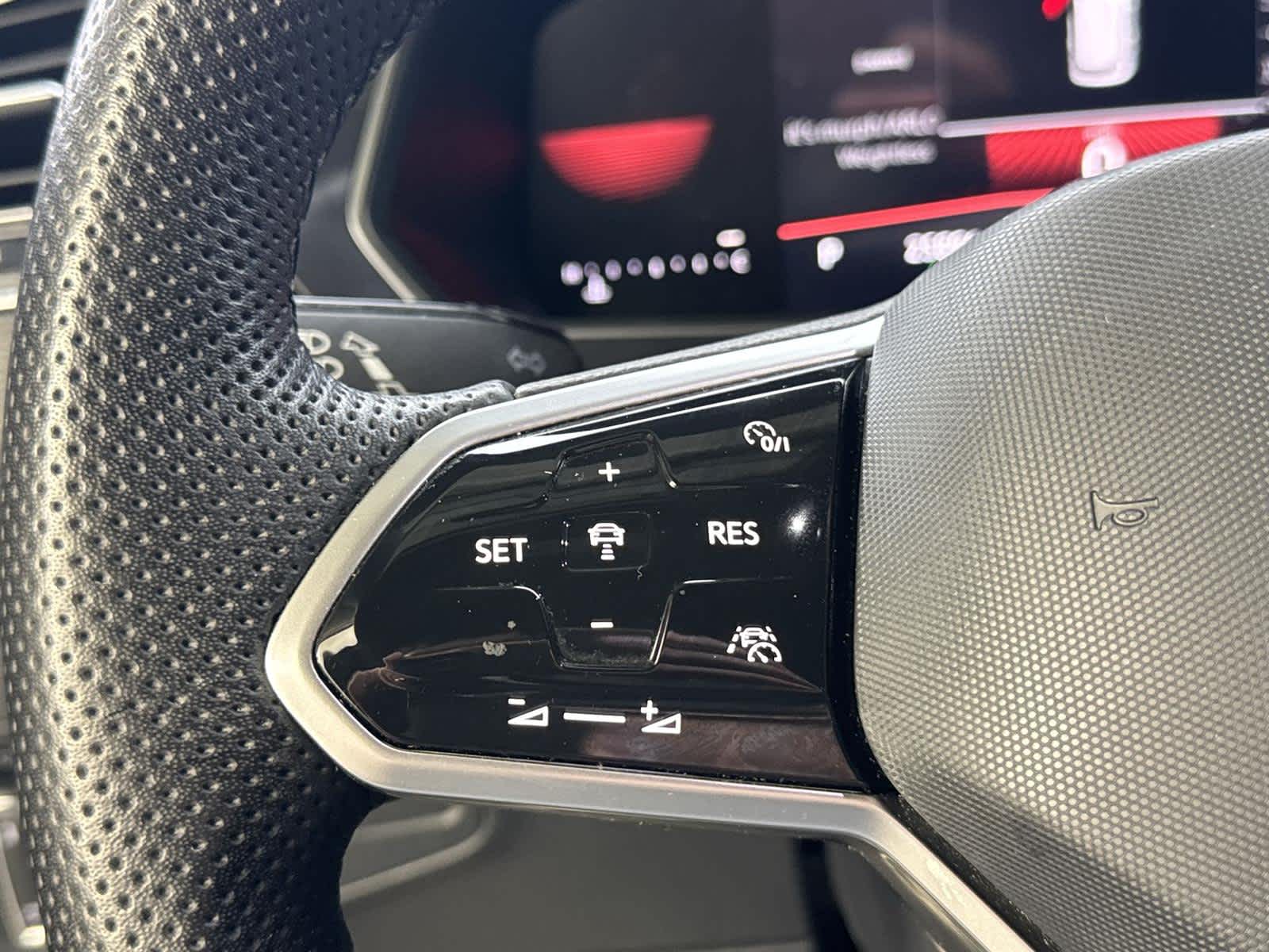 Thumbnail: 2024 Volkswagen Tiguan - 23