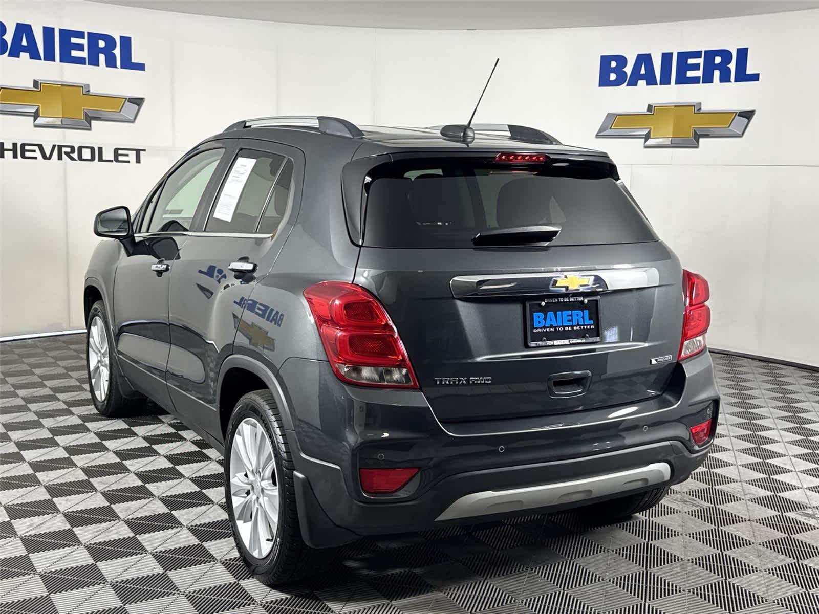Thumbnail: 2017 Chevrolet Trax - 3