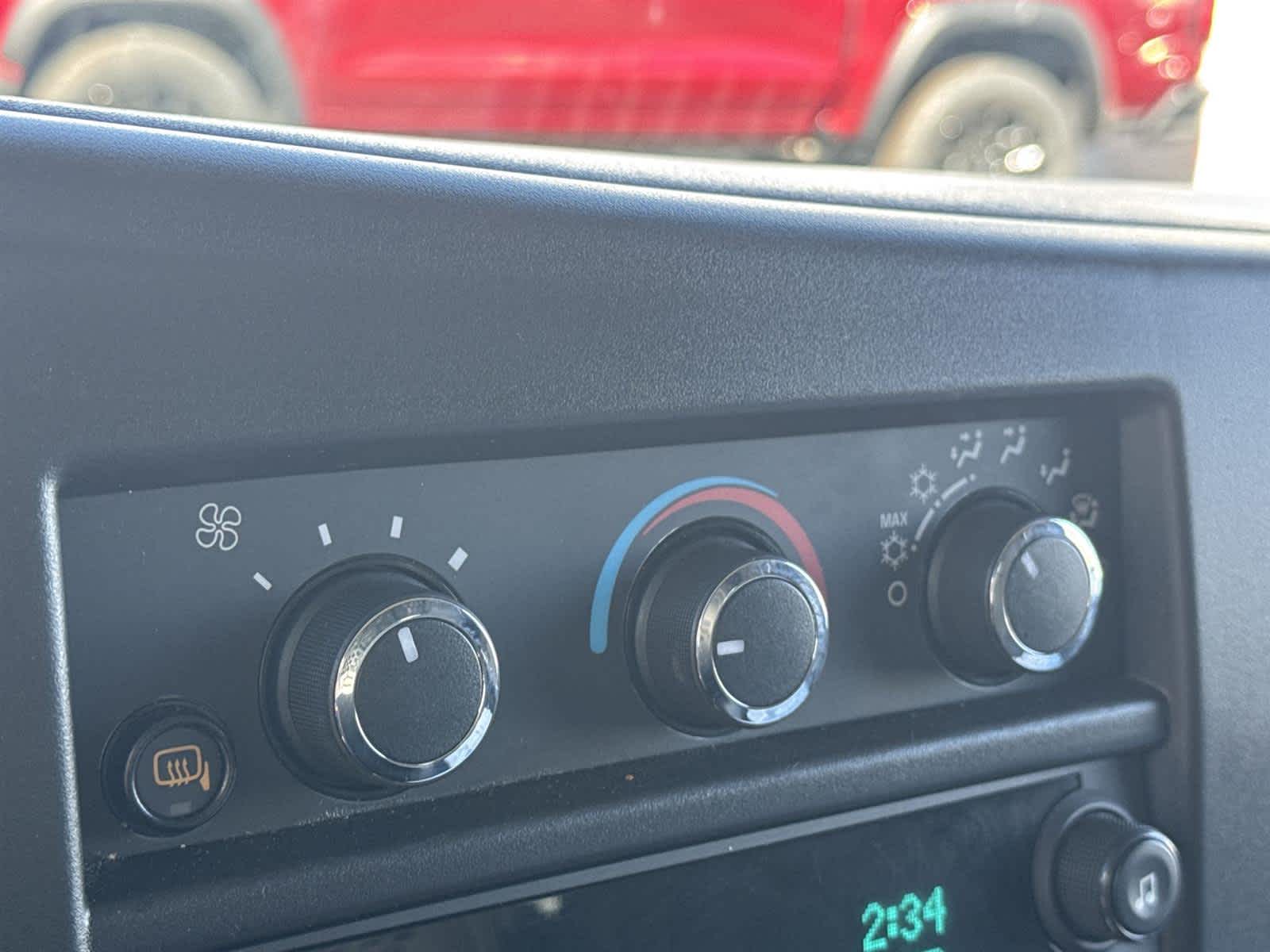 Thumbnail: 2024 GMC Savana - 17