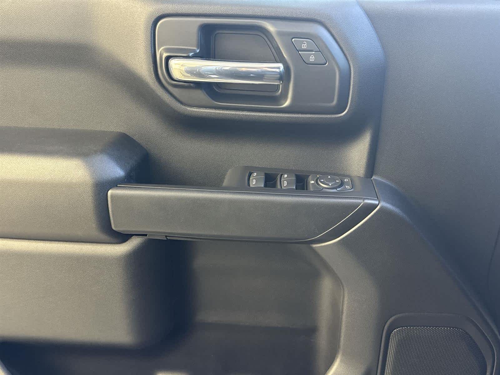 Thumbnail: 2020 Chevrolet Silverado 1500 - 21