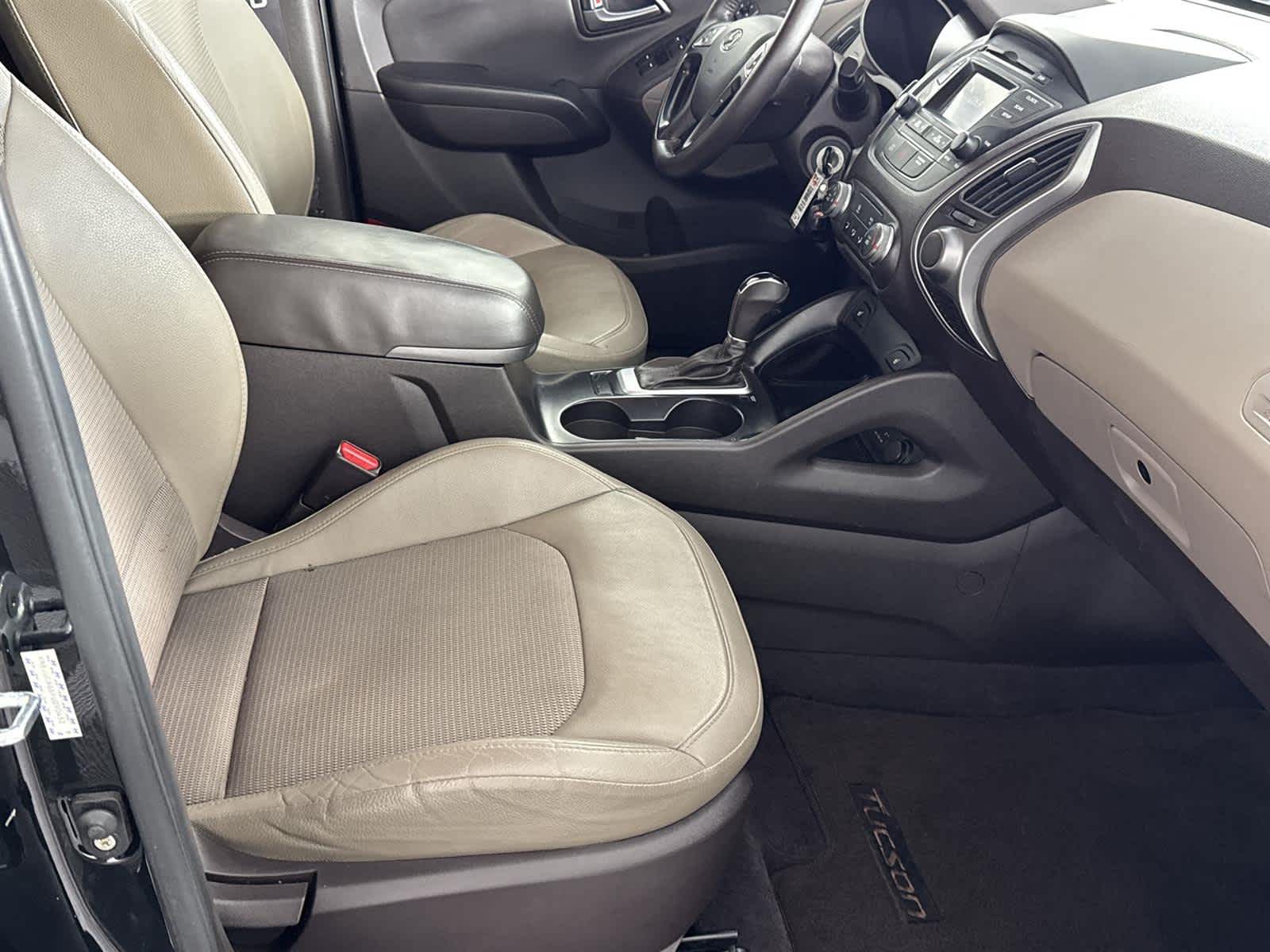 2015 Hyundai Tucson SE 15