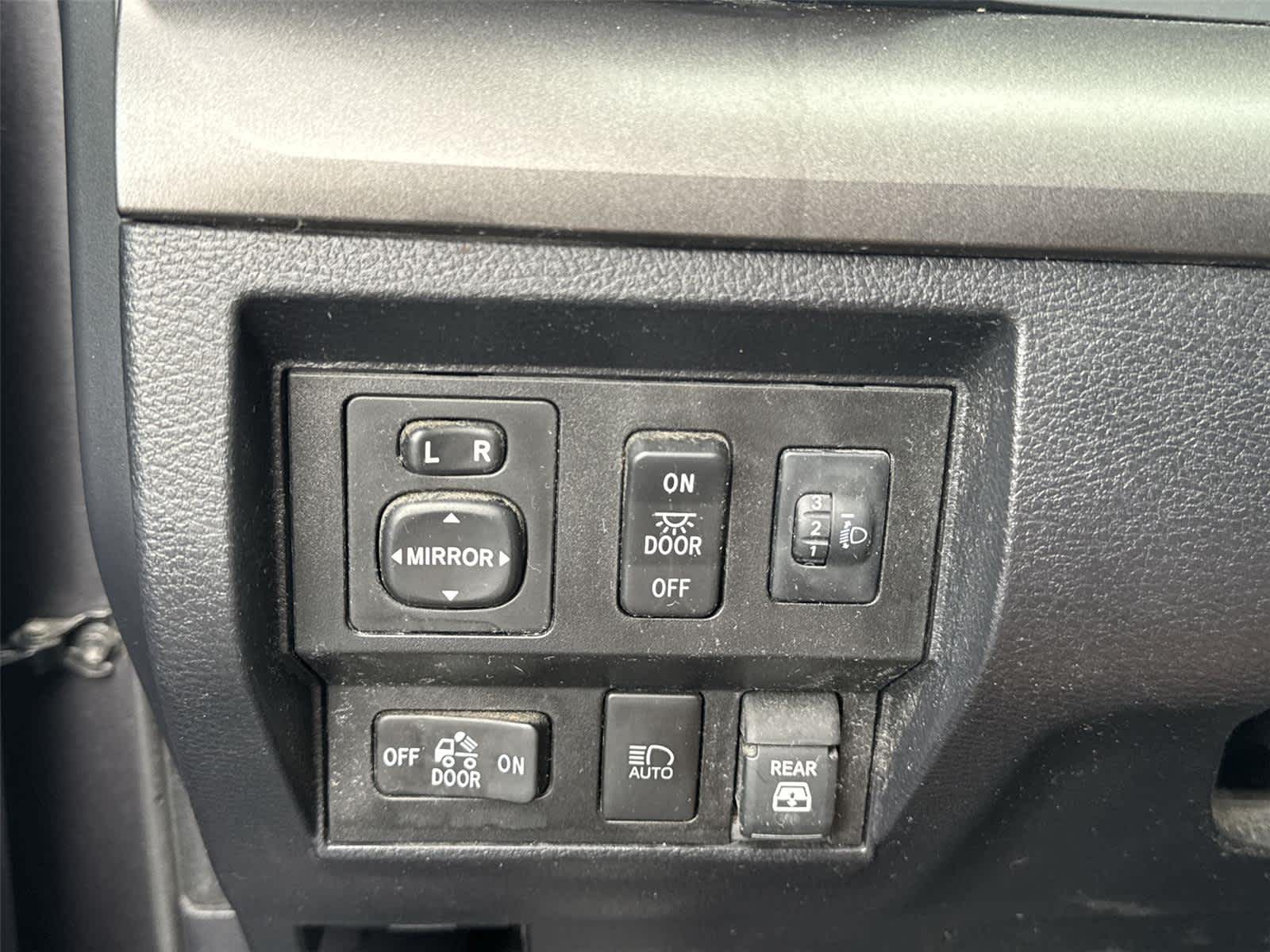 Thumbnail: 2019 Toyota Tundra - 23