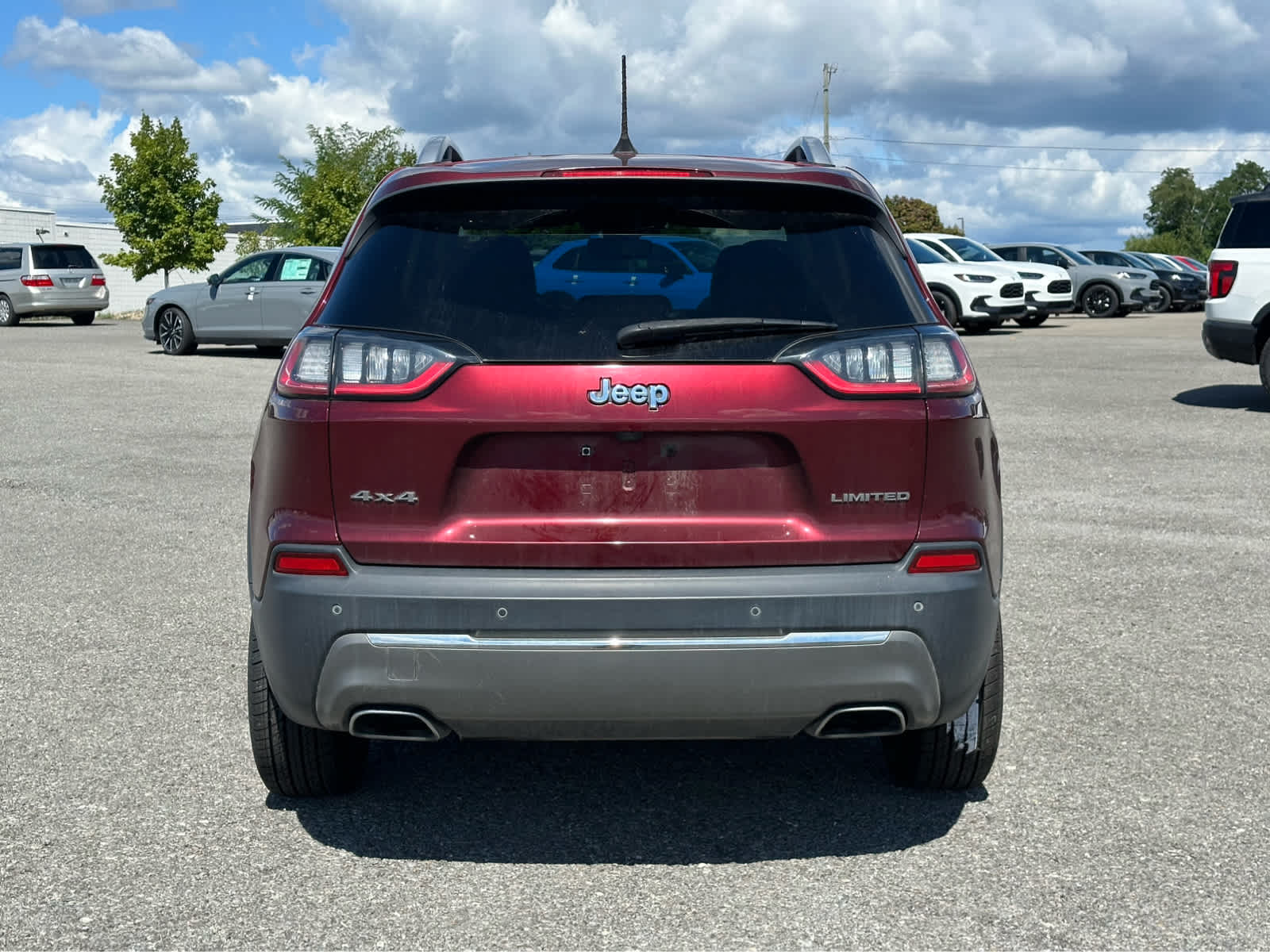 Thumbnail: 2019 Jeep Cherokee - 6
