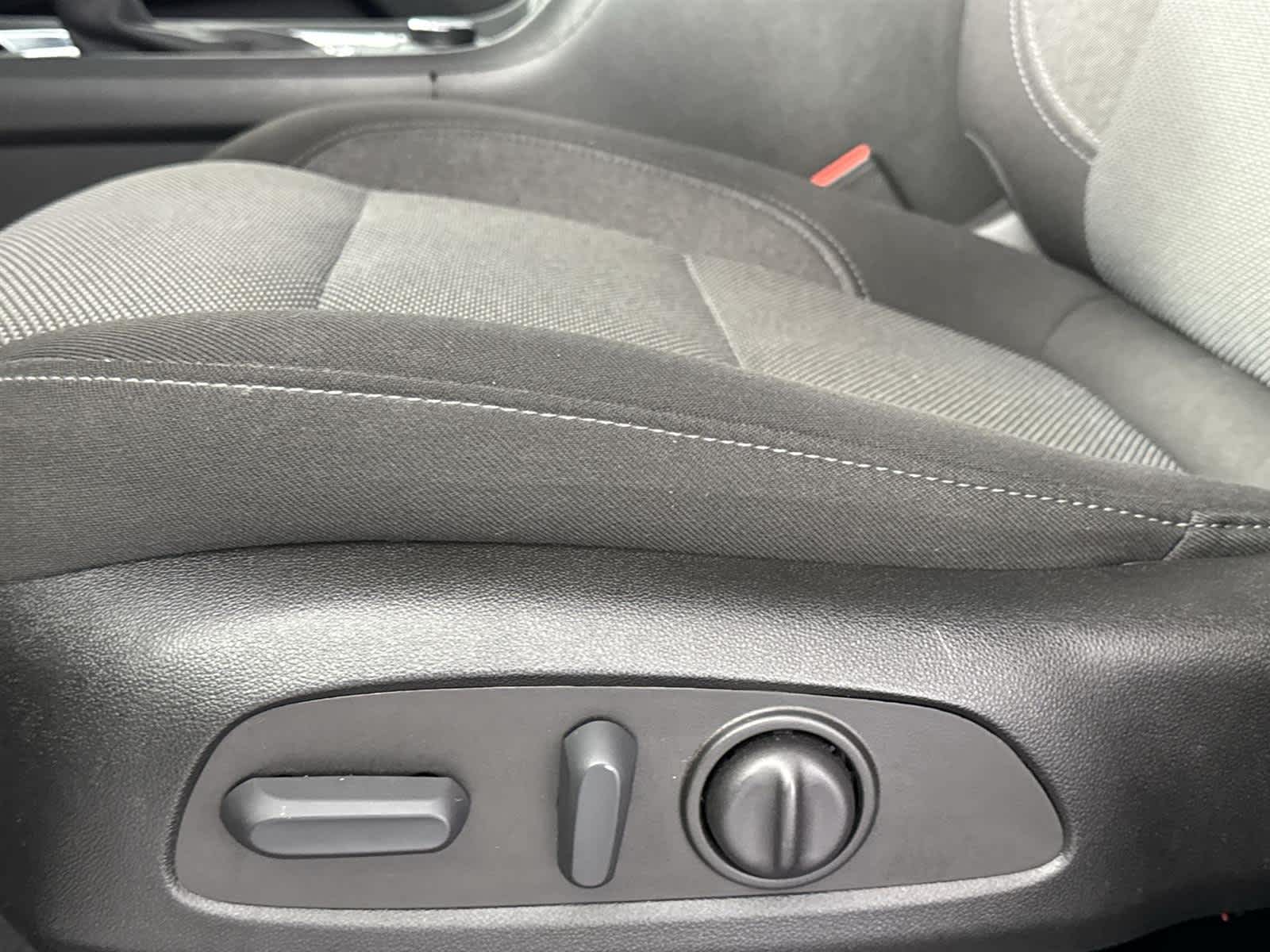 Thumbnail: 2023 Chevrolet Traverse - 13