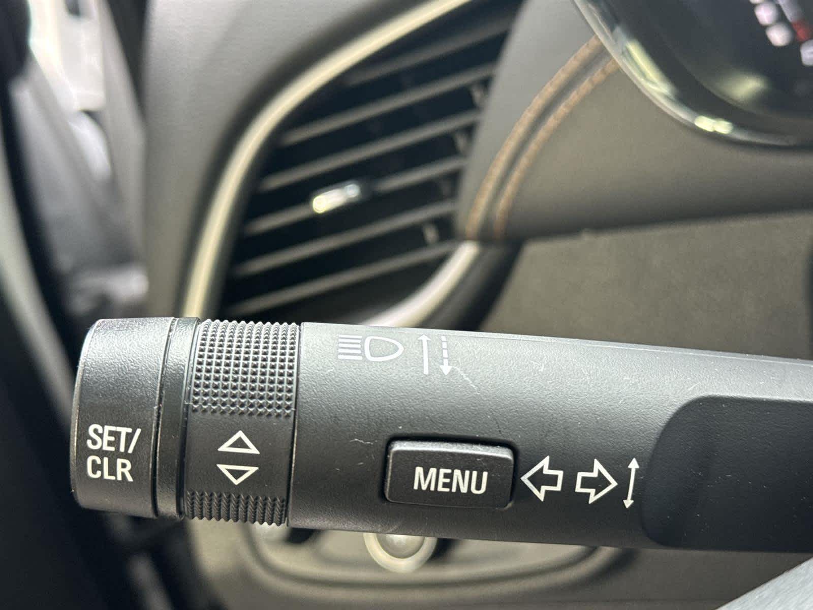 Thumbnail: 2020 Chevrolet Trax - 26