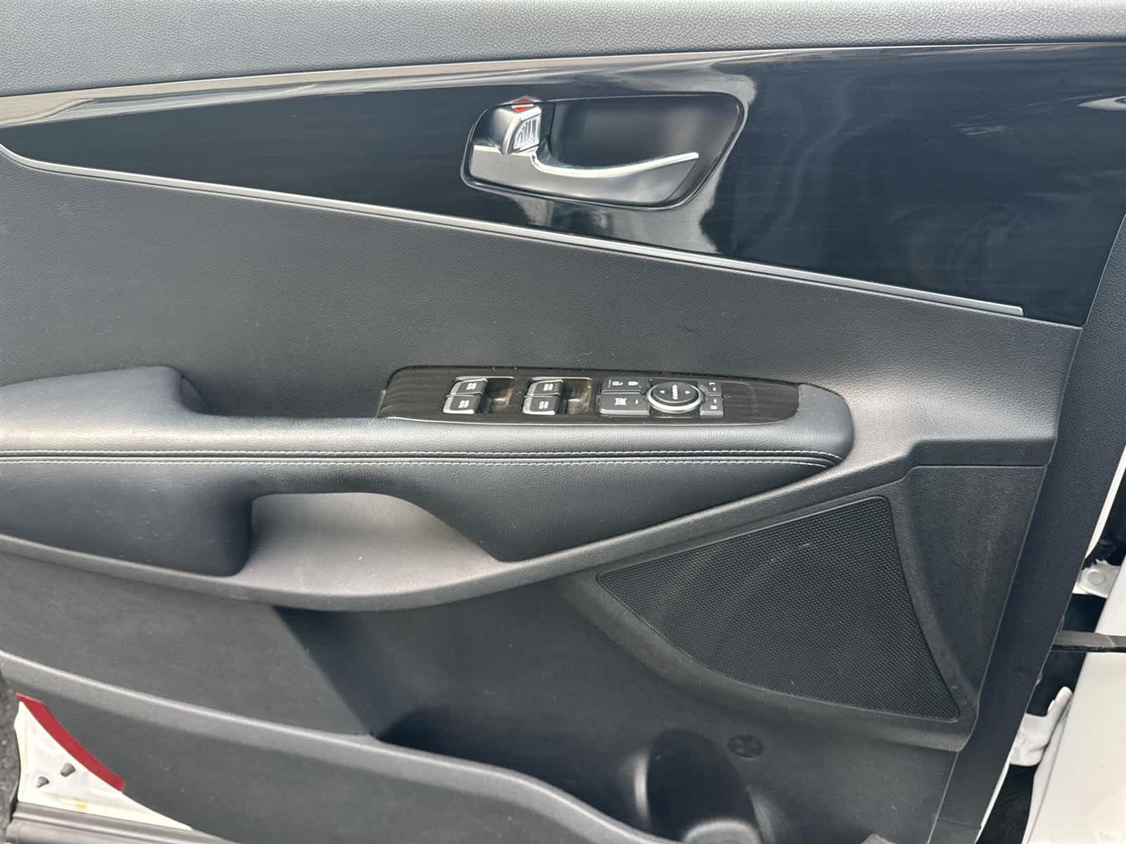 Thumbnail: 2019 Kia Sorento - 20