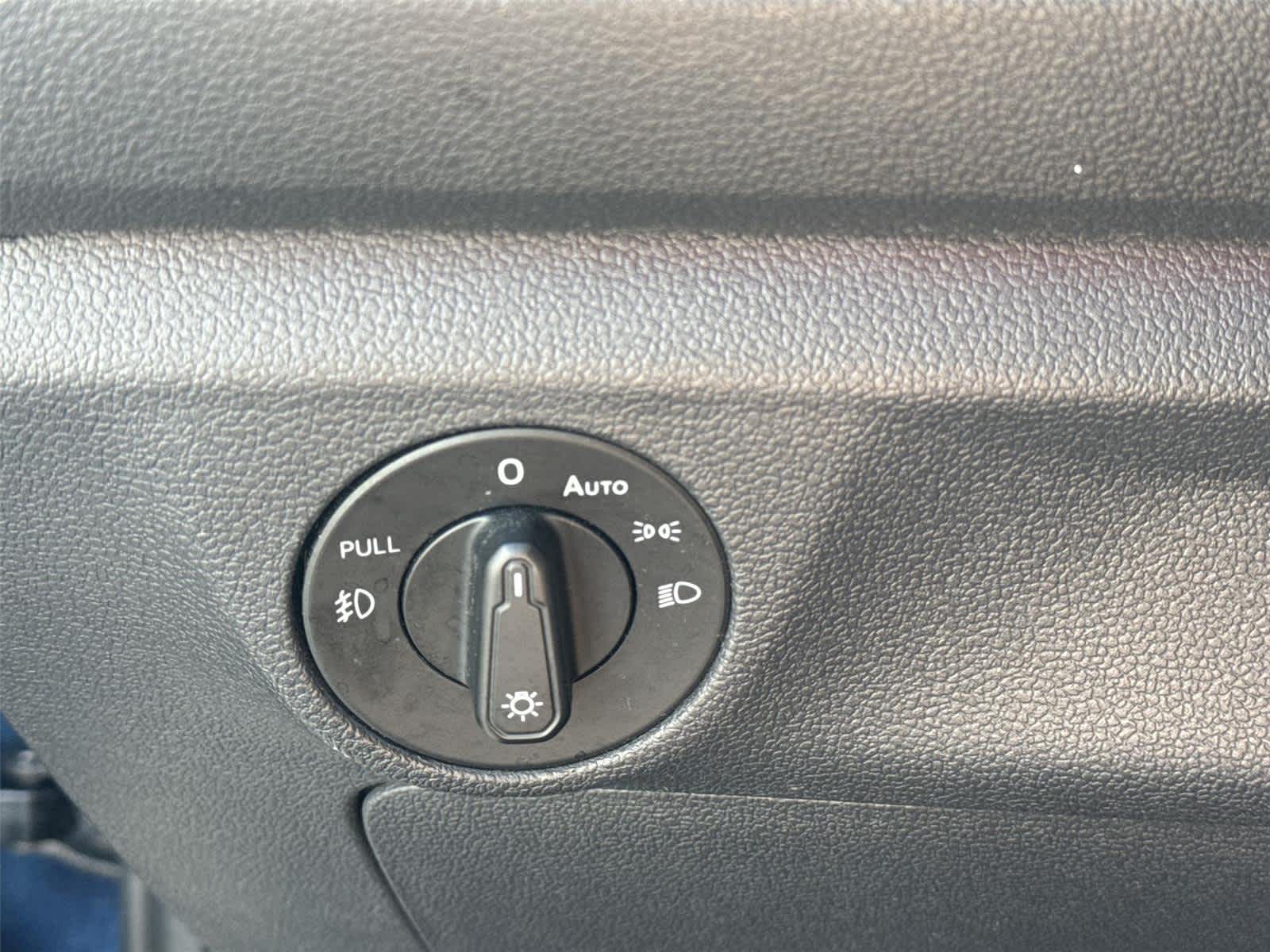 Thumbnail: 2019 Volkswagen Jetta - 22