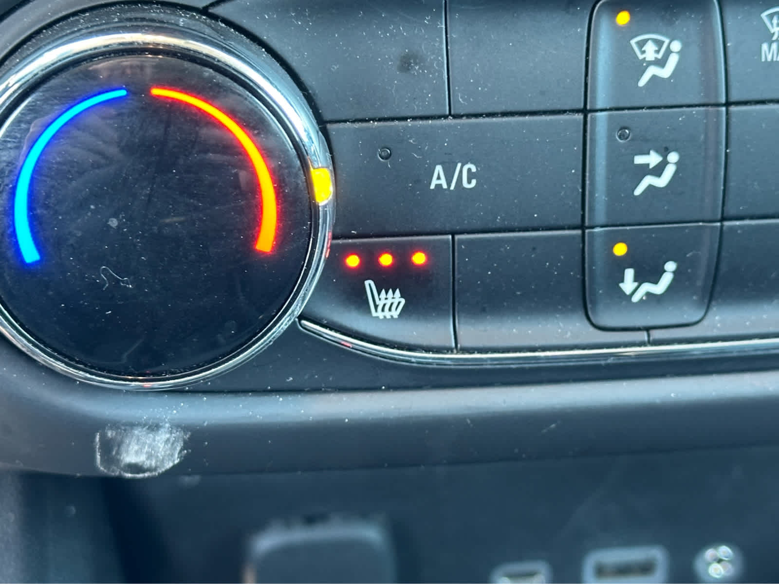 Thumbnail: 2023 Chevrolet TrailBlazer - 16