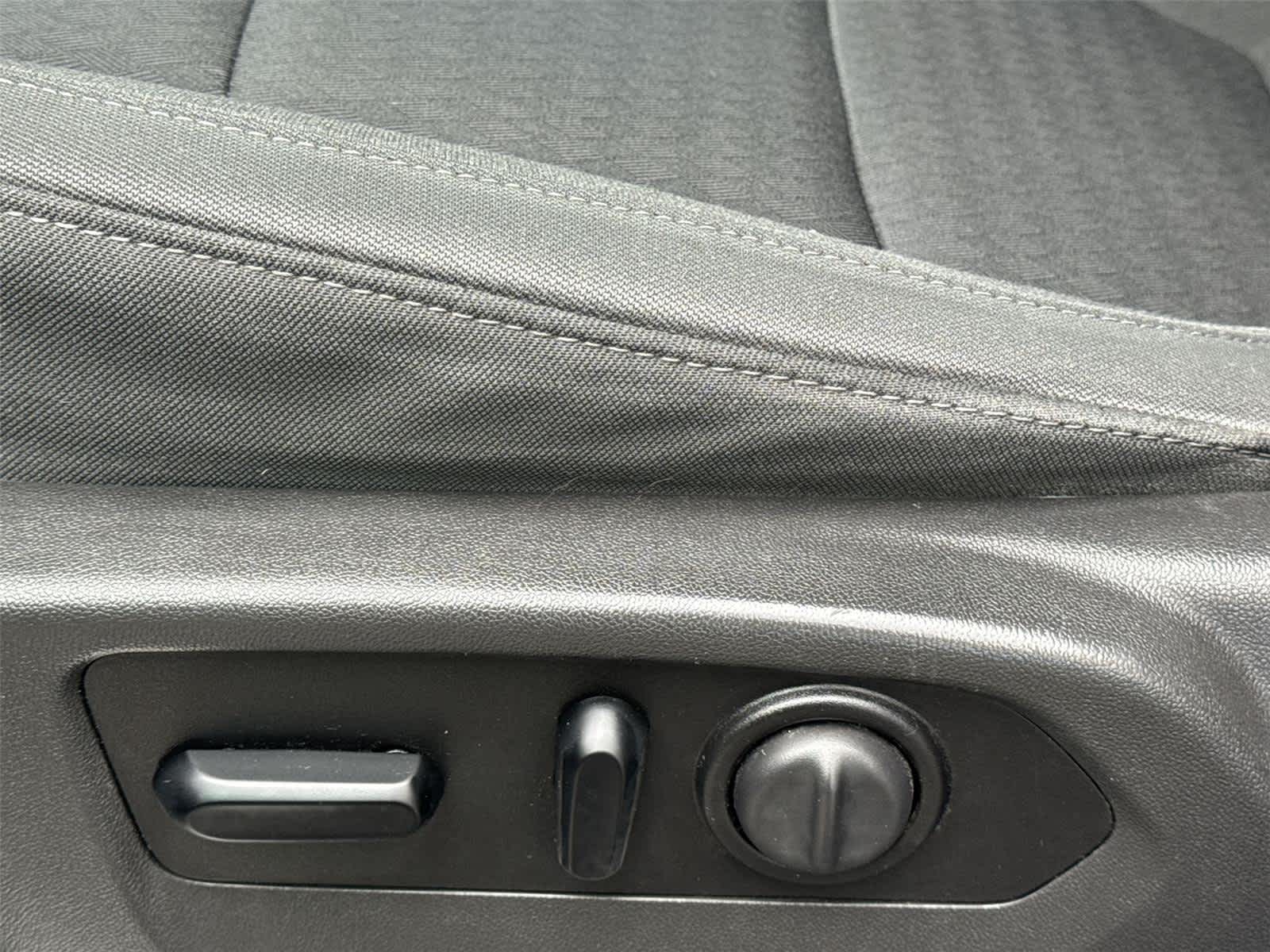 Thumbnail: 2020 Chevrolet Silverado 1500 - 13