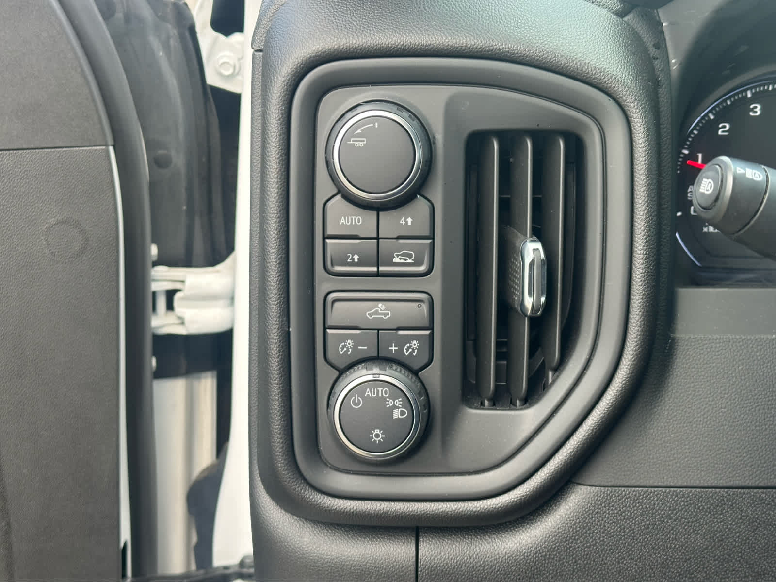 Thumbnail: 2024 Chevrolet Silverado 1500 - 16