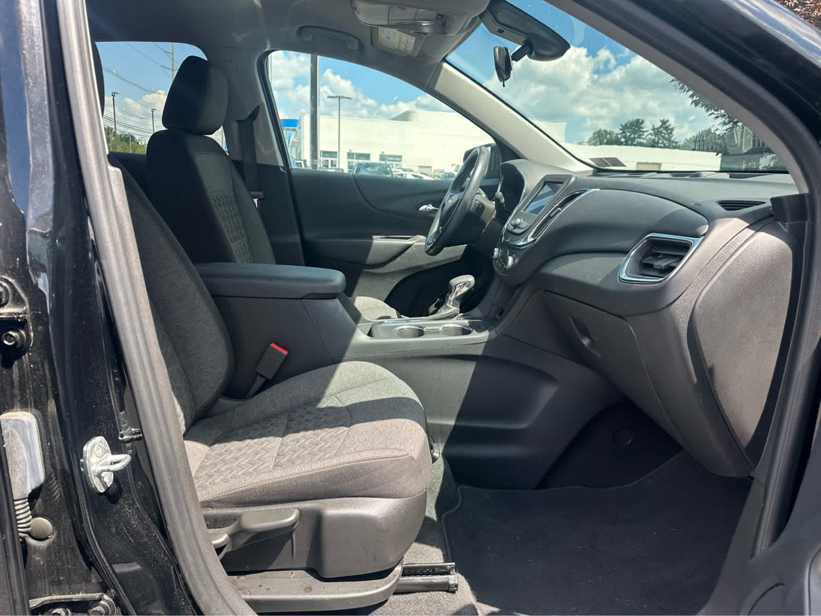 Thumbnail: 2022 Chevrolet Equinox - 17