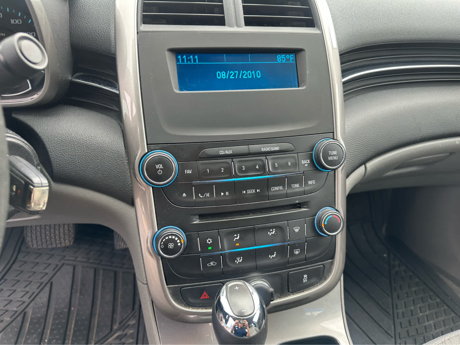 Thumbnail: 2015 Chevrolet Malibu - 12