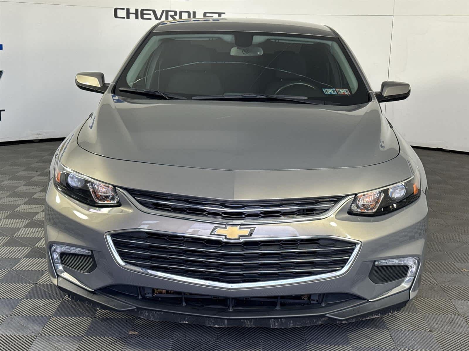 Thumbnail: 2017 Chevrolet Malibu - 8