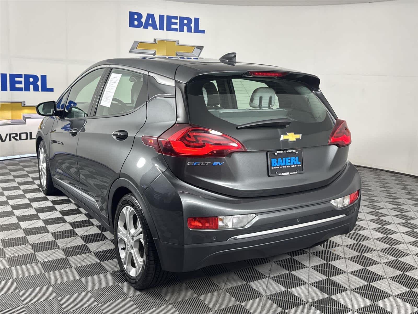 Thumbnail: 2017 Chevrolet Bolt EV - 3