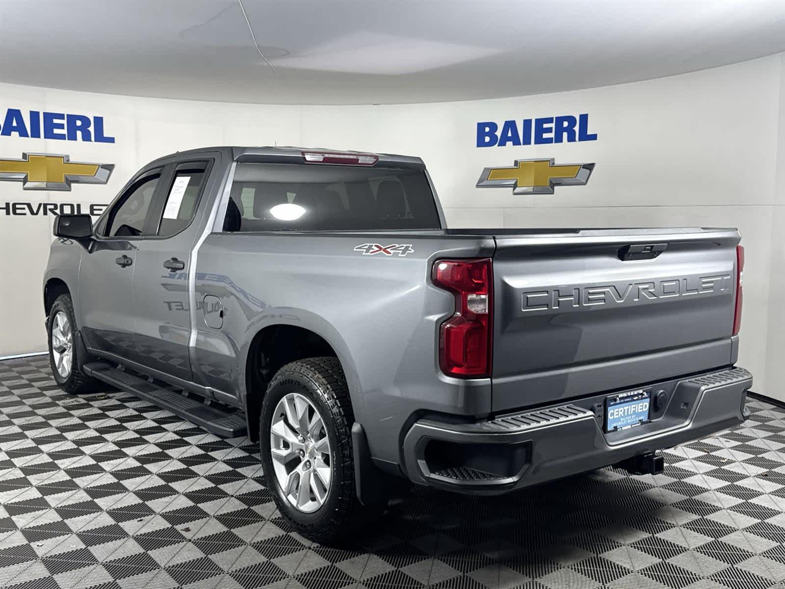 Thumbnail: 2020 Chevrolet Silverado 1500 - 3