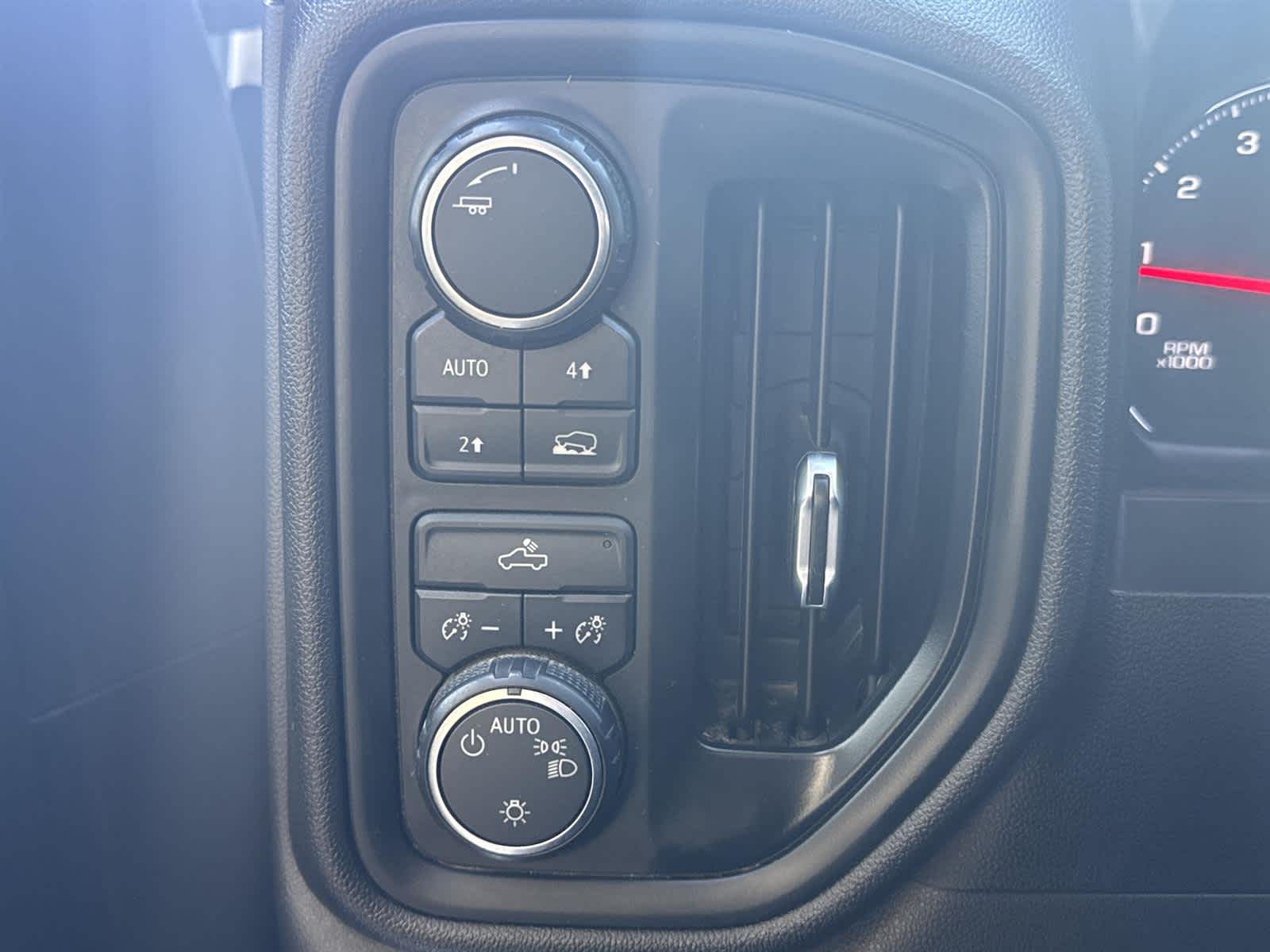 Thumbnail: 2021 Chevrolet Silverado 1500 - 22