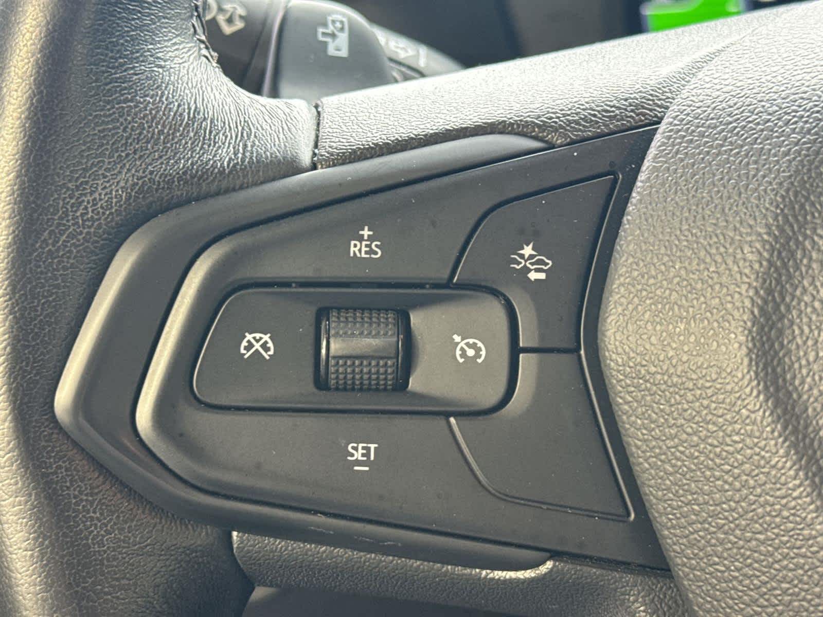 Thumbnail: 2023 Chevrolet Bolt EV - 25