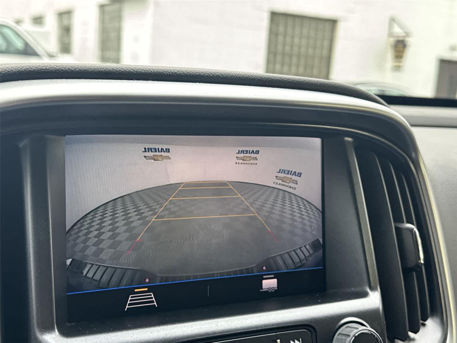 Thumbnail: 2022 Chevrolet Colorado - 17