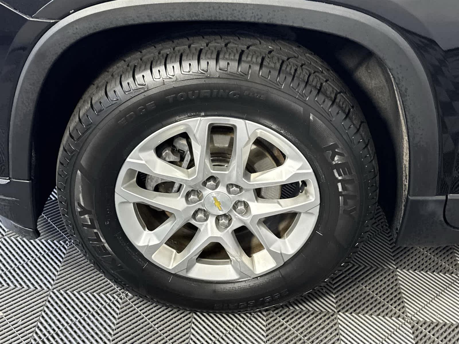 Thumbnail: 2018 Chevrolet Traverse - 11