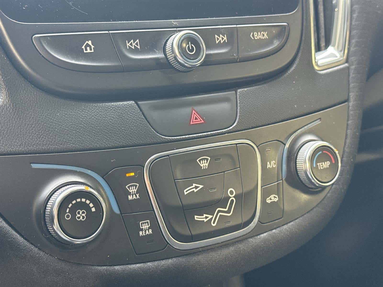 Thumbnail: 2017 Chevrolet Malibu - 20