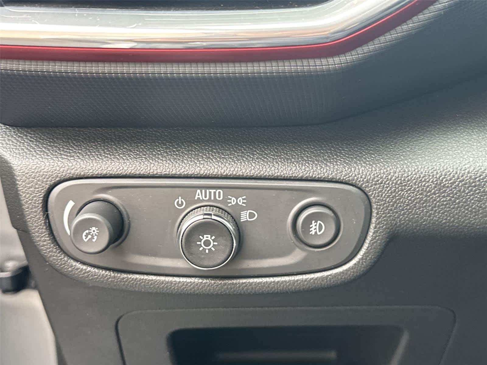 Thumbnail: 2023 Chevrolet TrailBlazer - 24