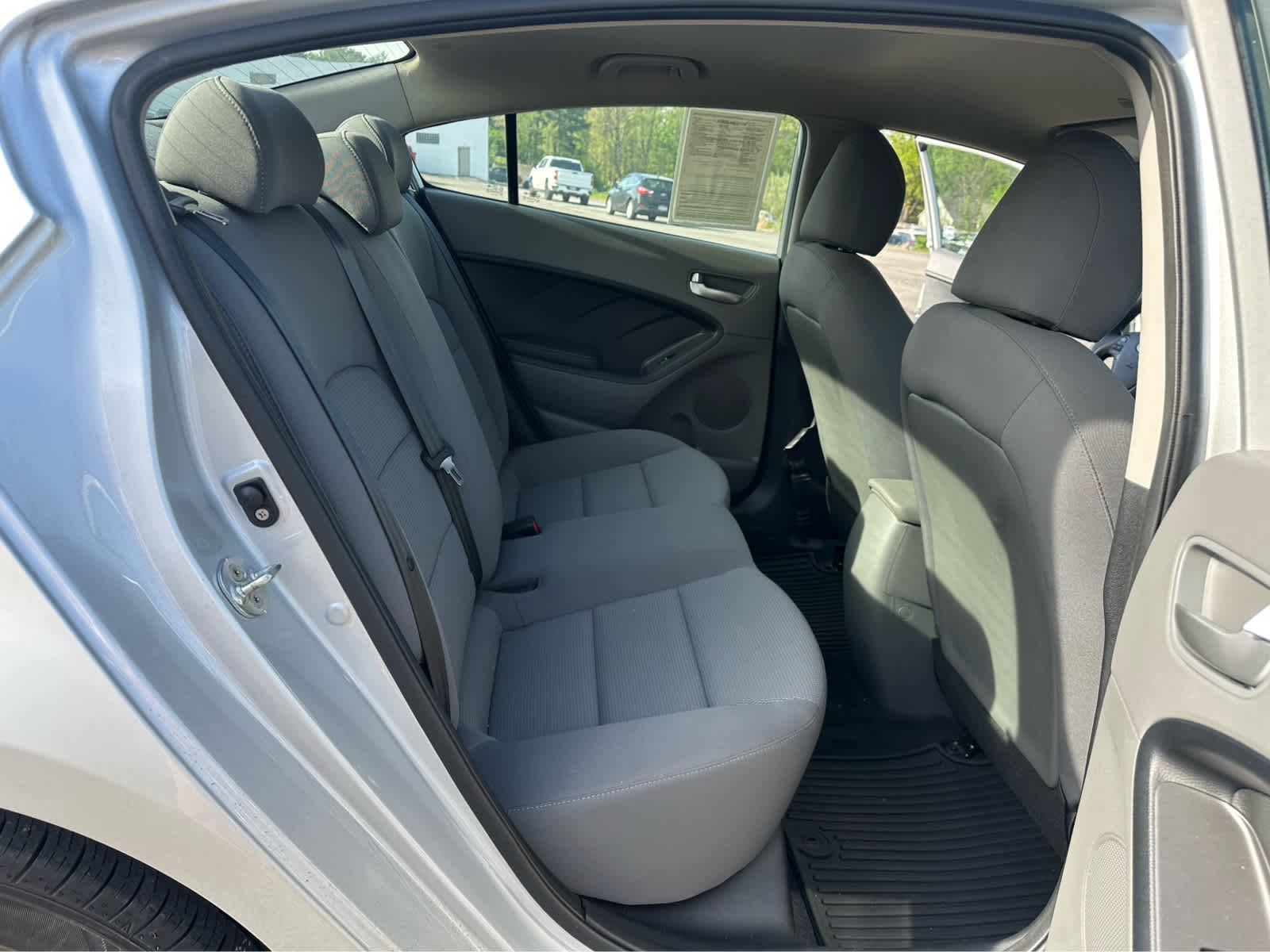 Thumbnail: 2018 Kia Forte - 18