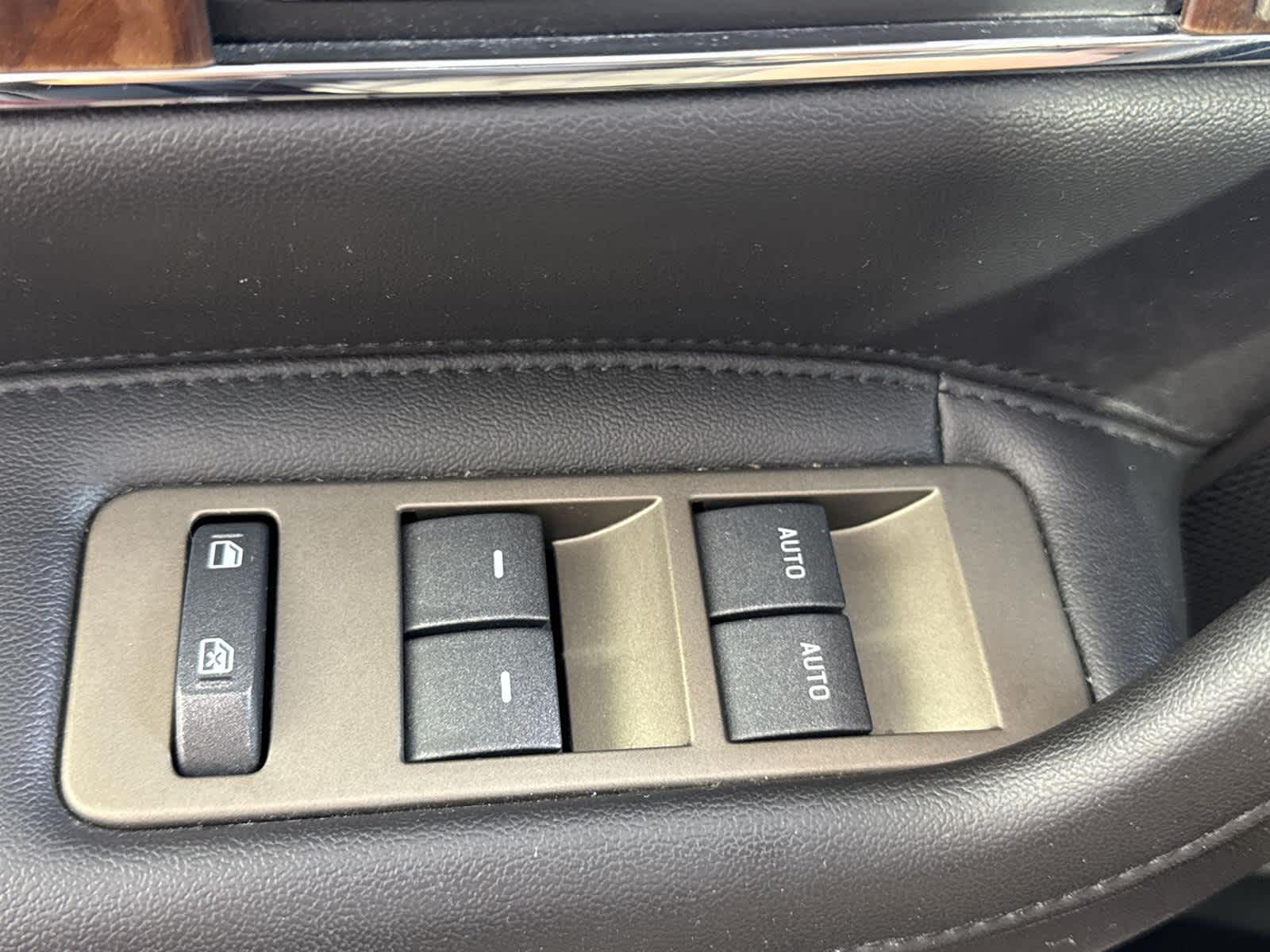 Thumbnail: 2014 Lincoln MKX - 22