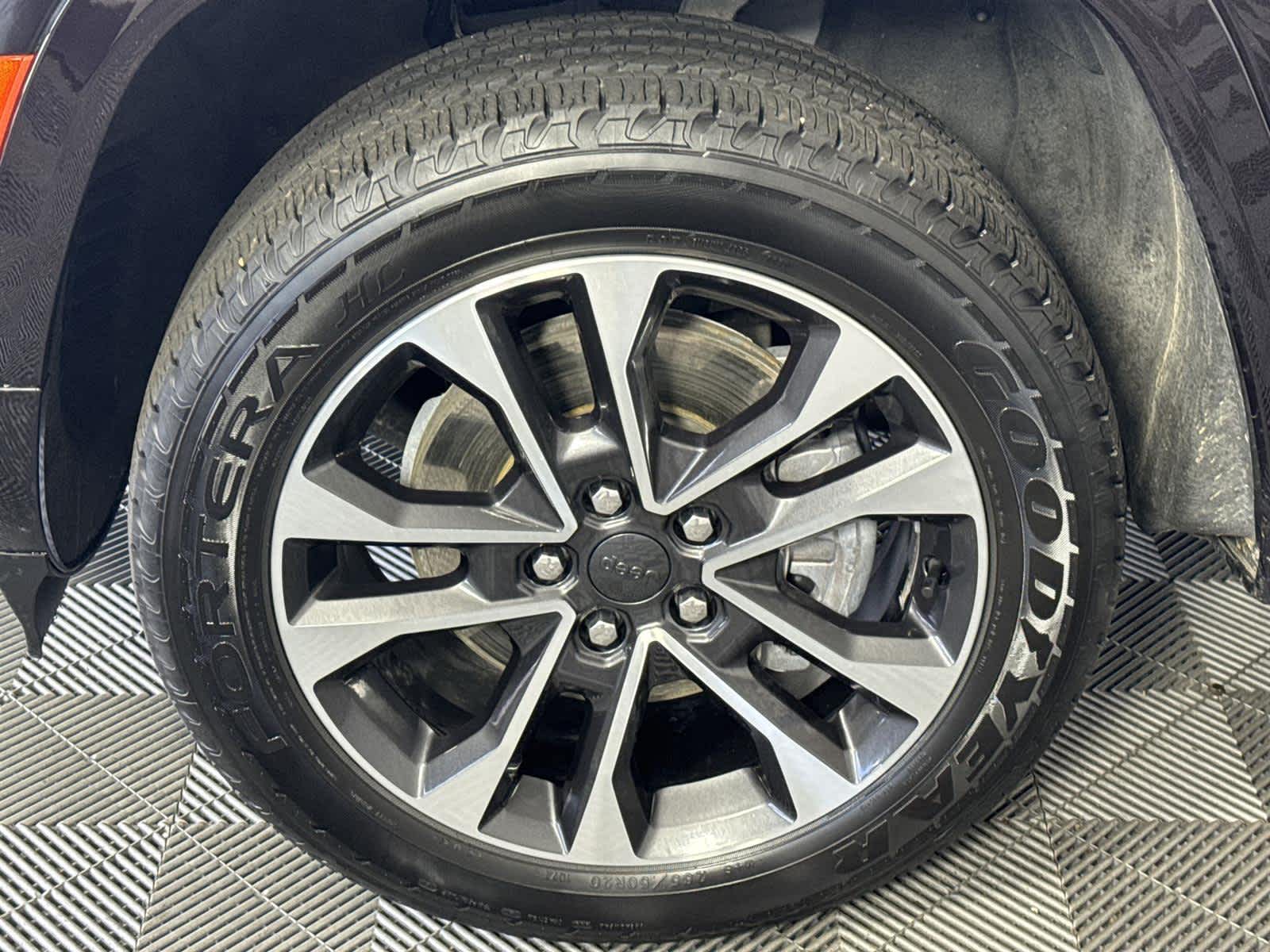 Thumbnail: 2022 Jeep Grand Cherokee - 11