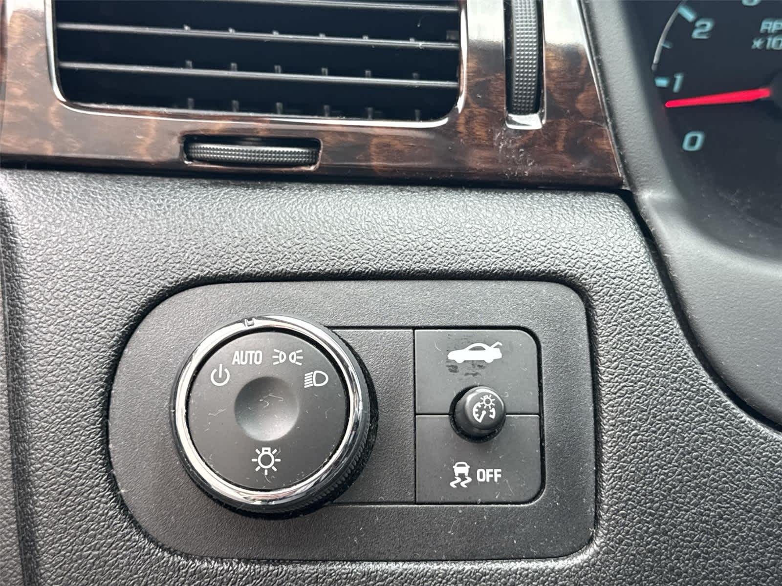 Thumbnail: 2012 Chevrolet Impala - 23