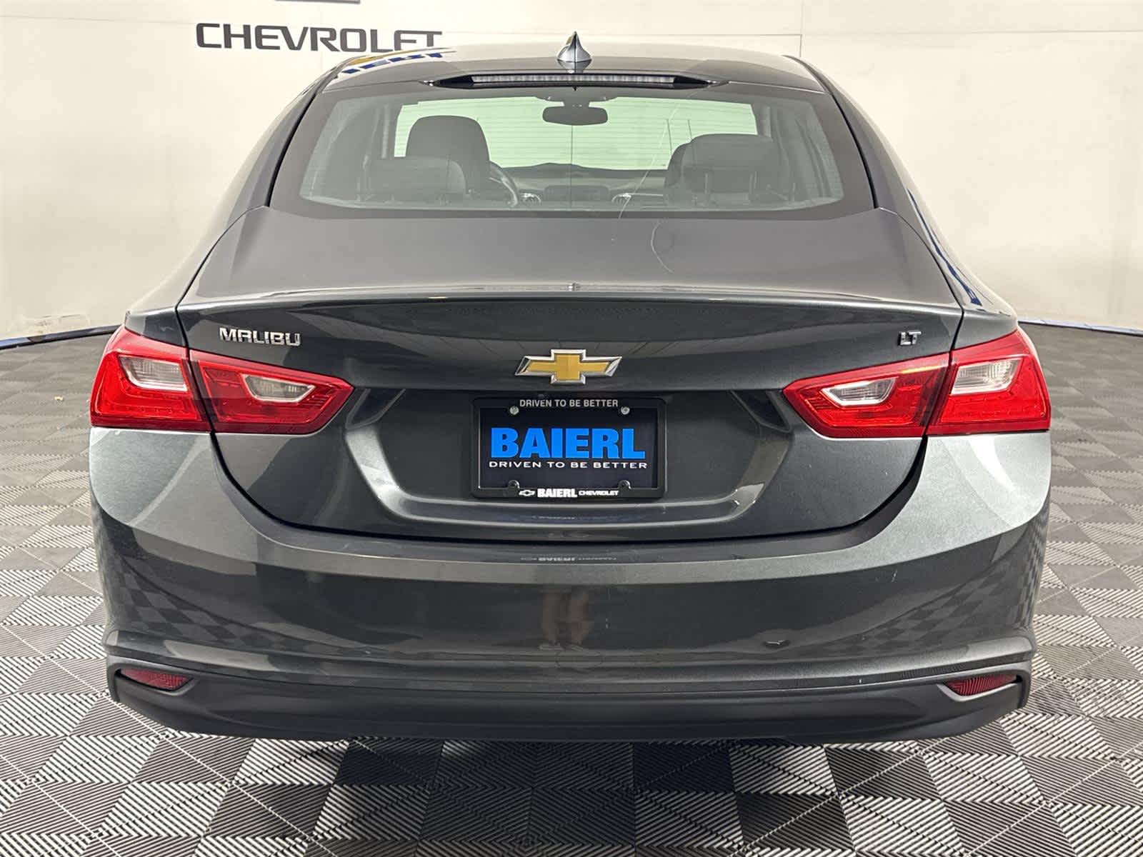 Thumbnail: 2017 Chevrolet Malibu - 4