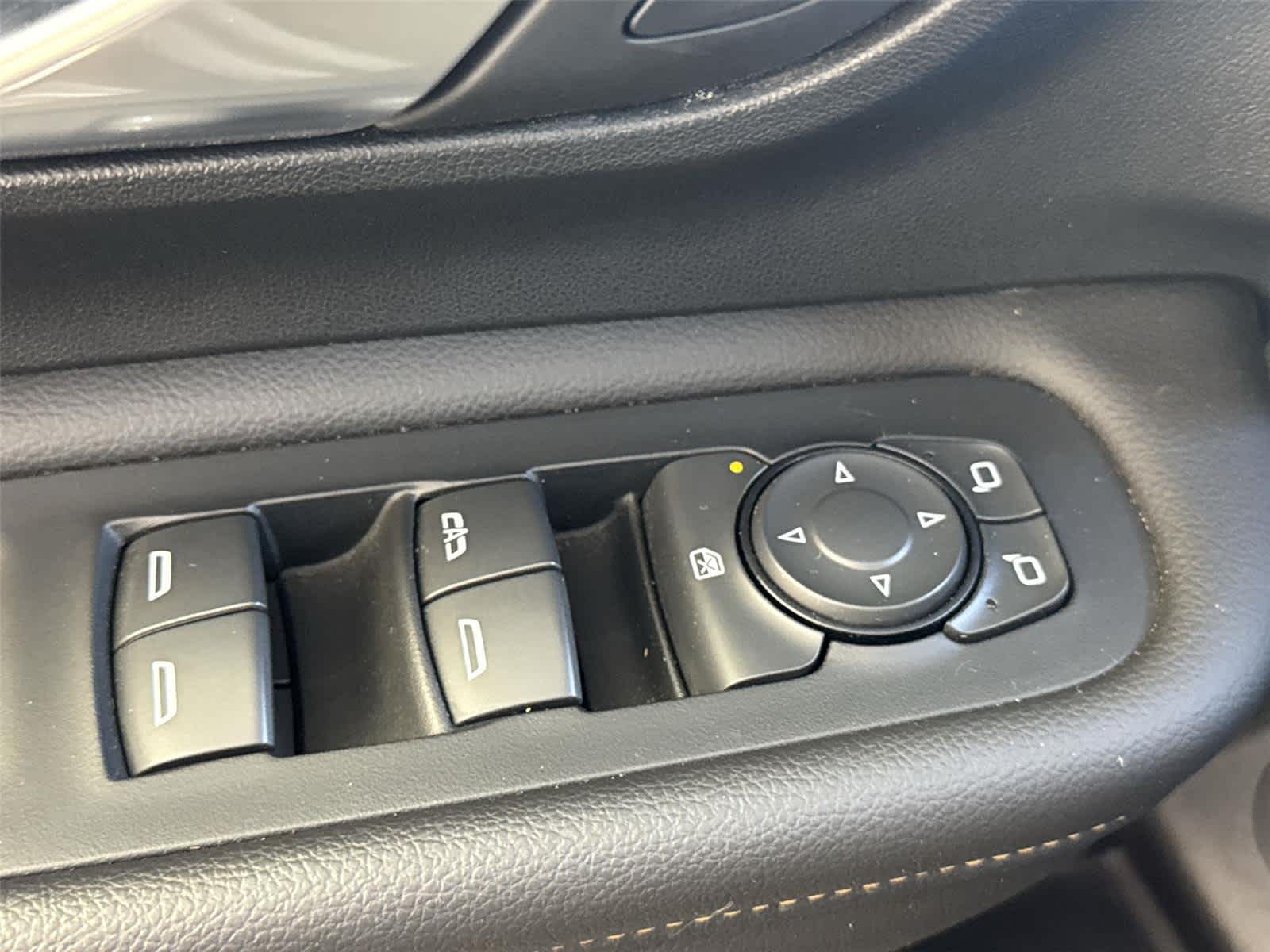 Thumbnail: 2022 GMC Terrain - 25