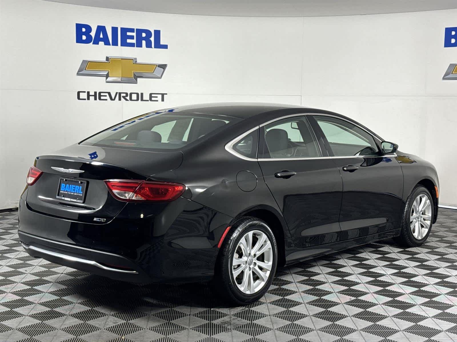 Thumbnail: 2015 Chrysler 200 - 5