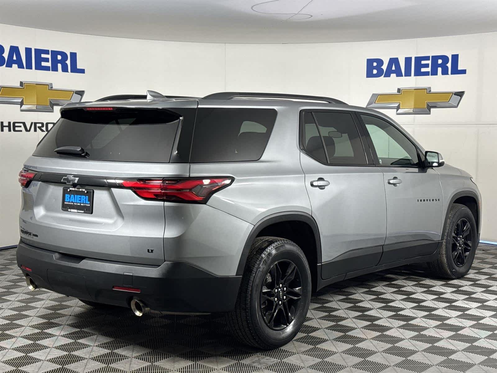 Thumbnail: 2023 Chevrolet Traverse - 5