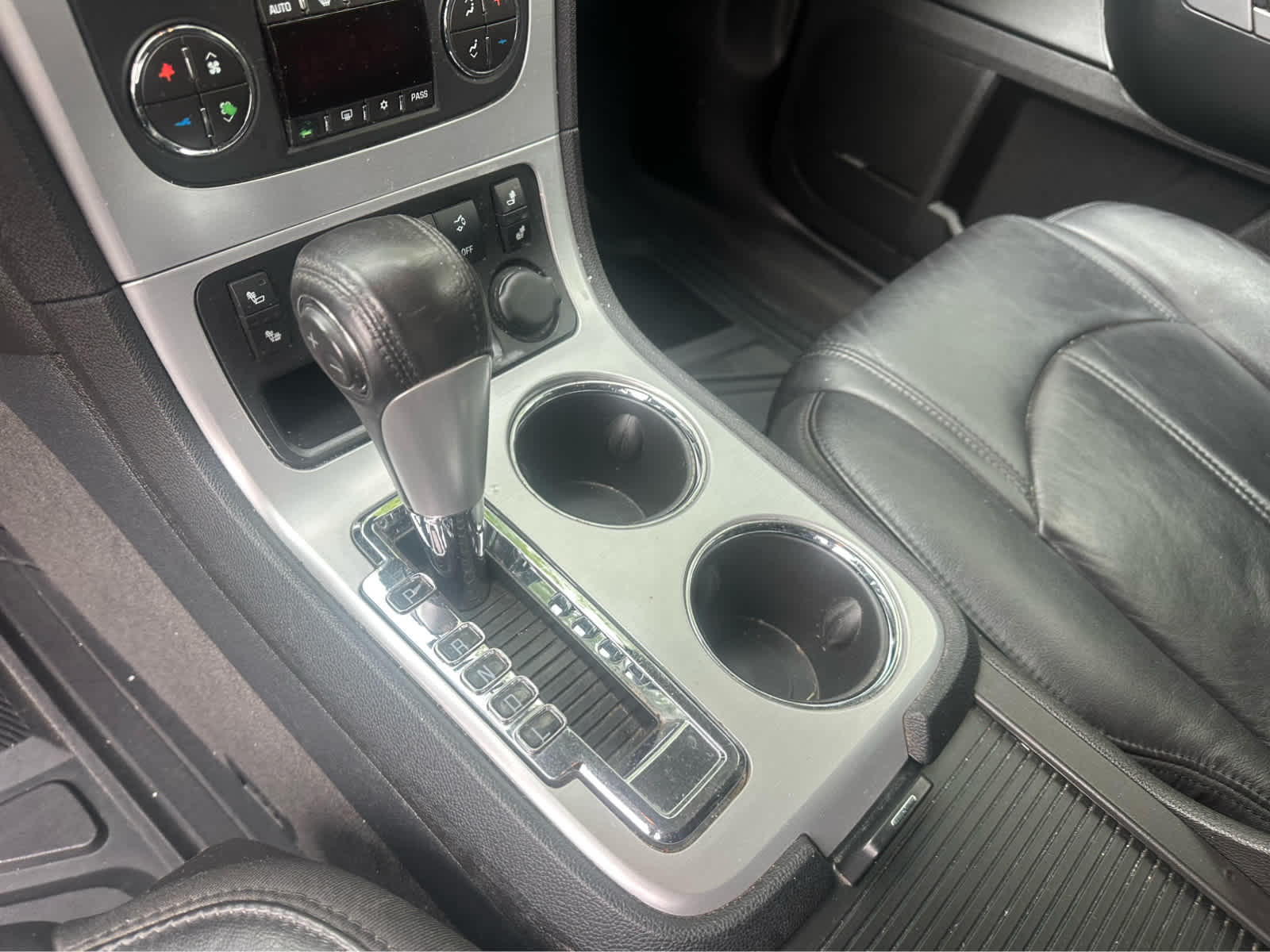 Thumbnail: 2012 GMC Acadia - 14