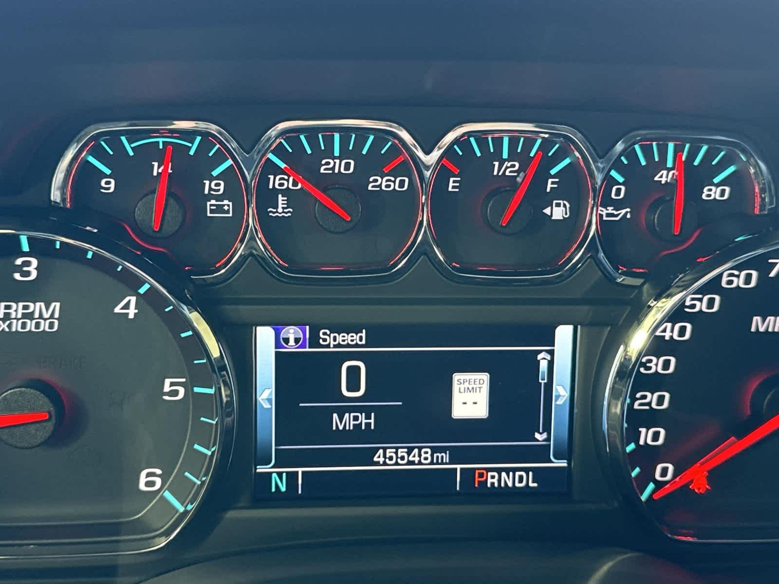 Thumbnail: 2017 Chevrolet Tahoe - 32