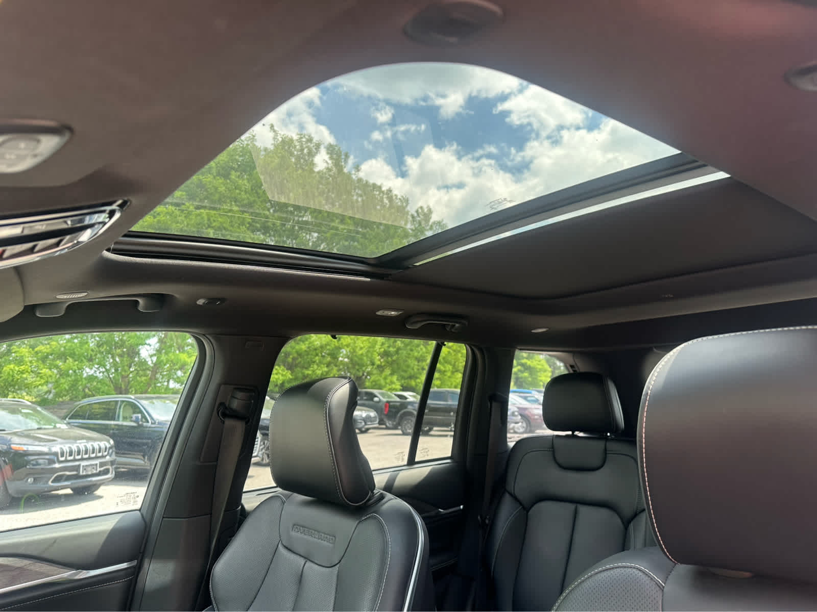 Thumbnail: 2023 Jeep Grand Cherokee - 8