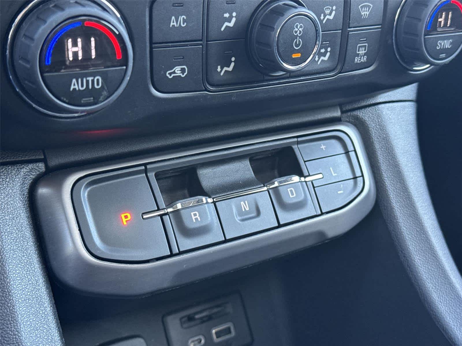 Thumbnail: 2023 GMC Acadia - 22