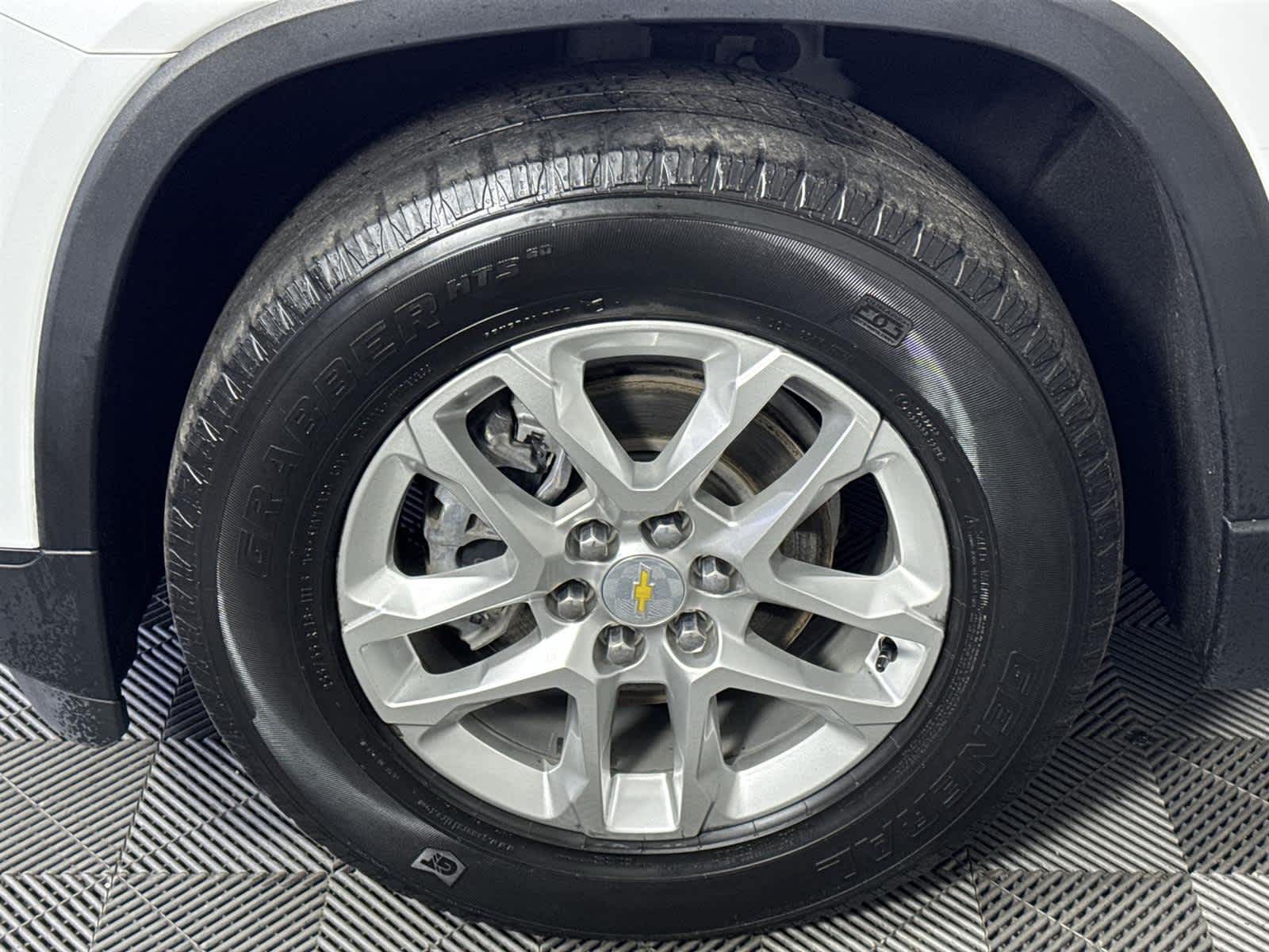 Thumbnail: 2021 Chevrolet Traverse - 10