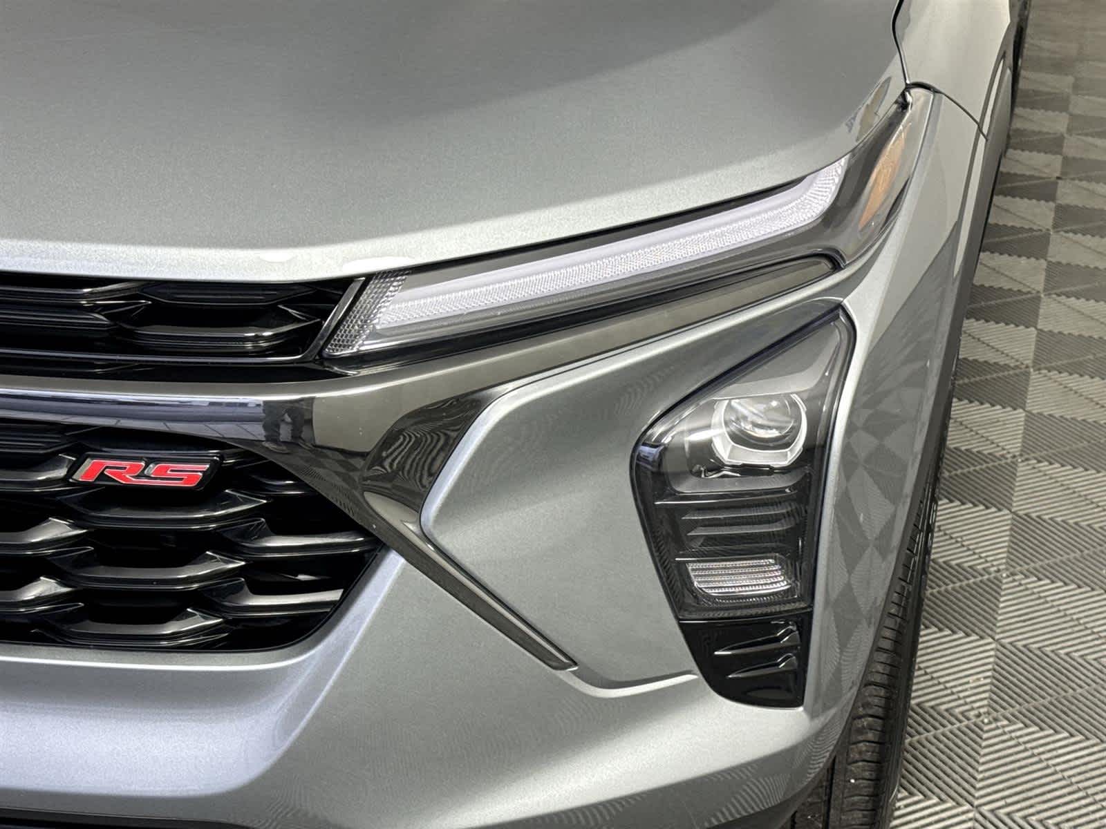 Thumbnail: 2025 Chevrolet Trax - 9